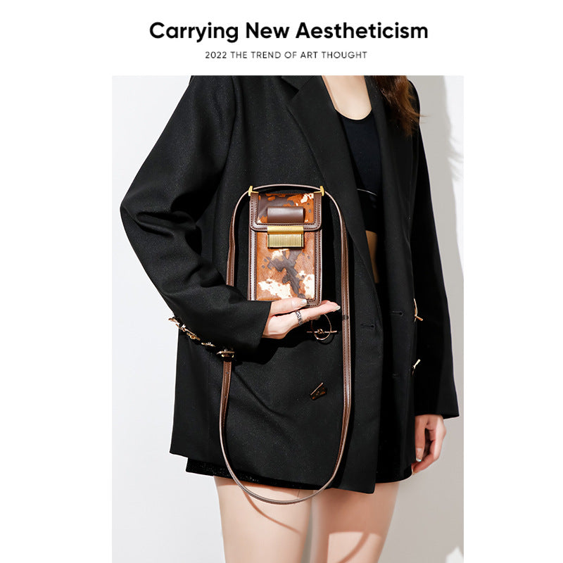 时尚百搭潮斜跨竖款方形迷你女包2023秋冬新款复古洋气马毛手机包