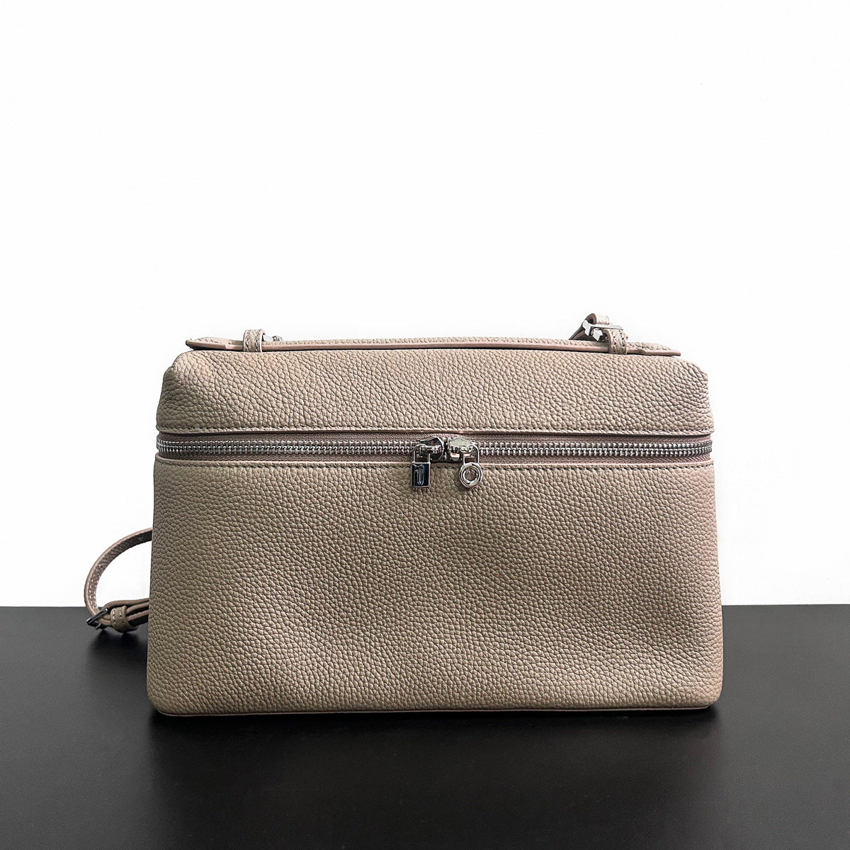 手拎单肩腋下包包女春夏2023新款小众设计高级感百搭通勤小斜挎包