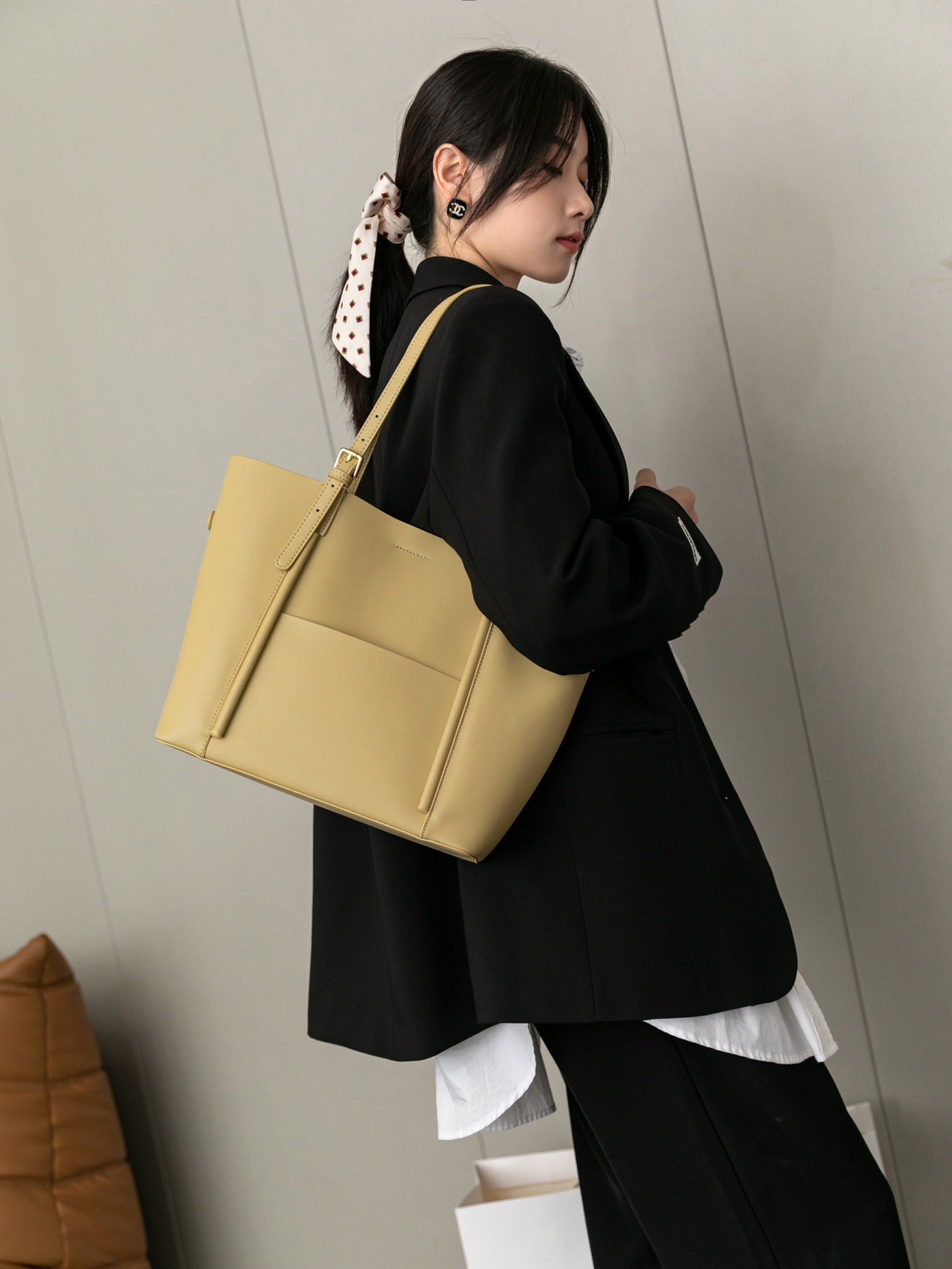 真皮女包包潮新款牛皮通勤大包大容量ins风单肩包女士托特包代发