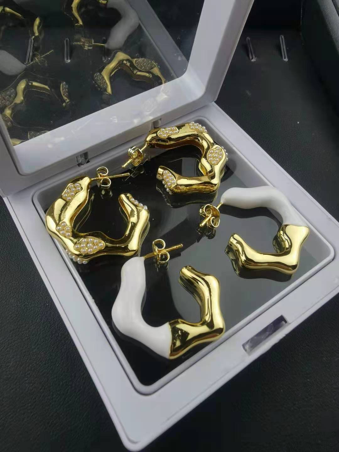 CELI赛家不规则波浪形耳环微镶珍珠粒耳坠耳钉女撞色耳饰镀真金