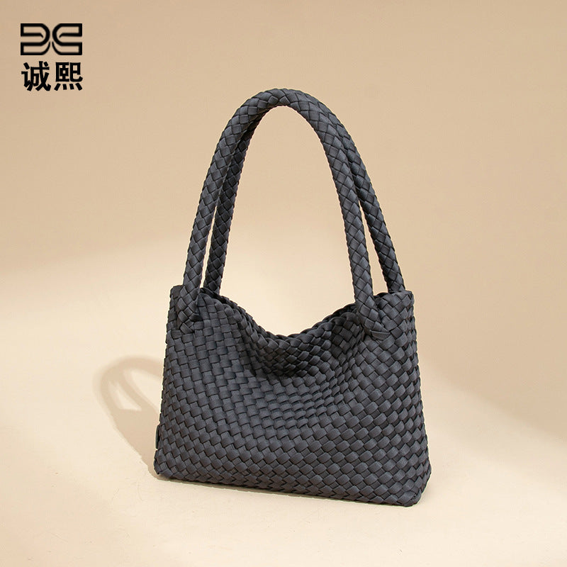 工厂定制贴标纯色手工编织包女士手提单肩腋下包大容量通勤斜挎包