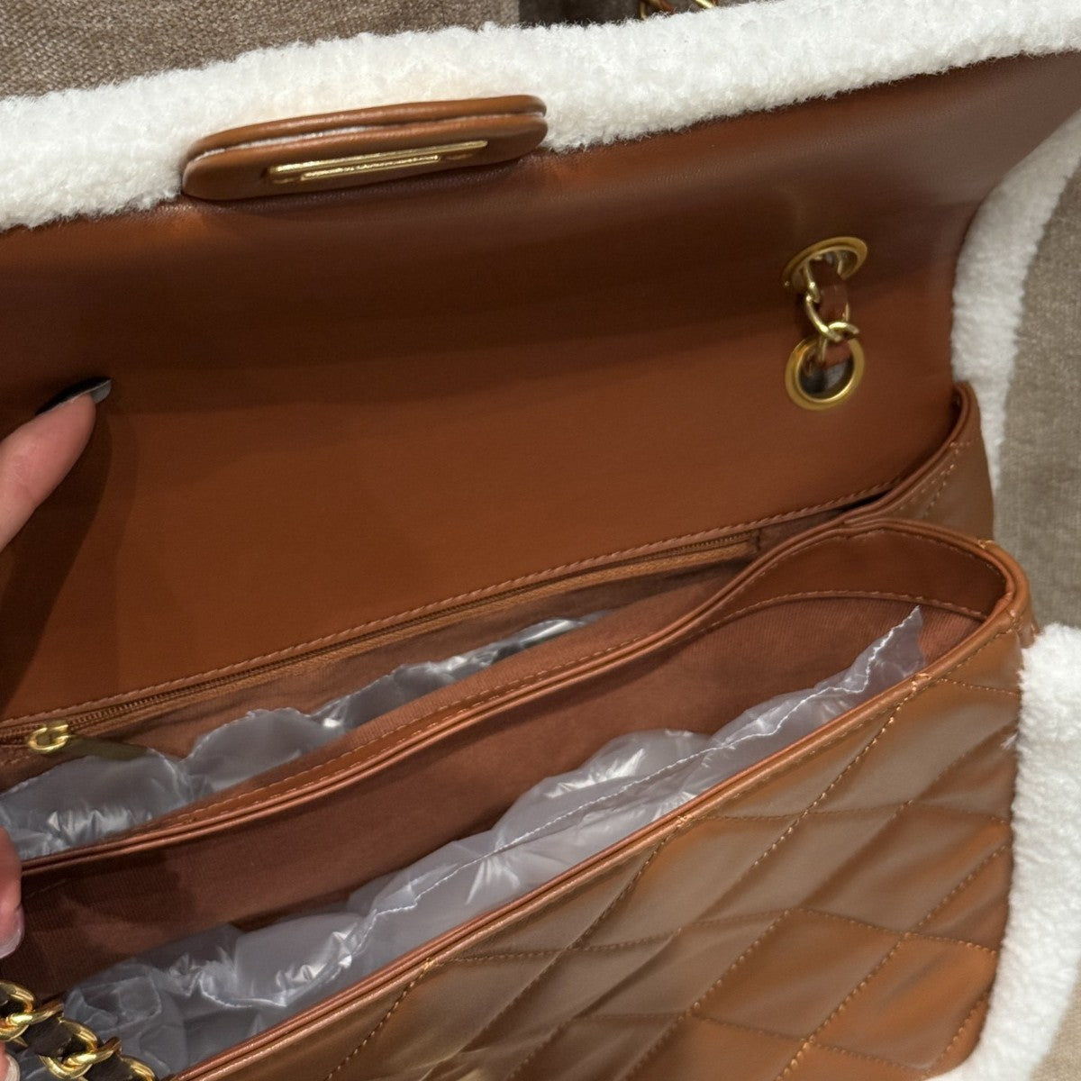 羊羔毛磨砂皮包2024秋冬新款时尚毛绒单肩包真皮锁扣托特包手提包