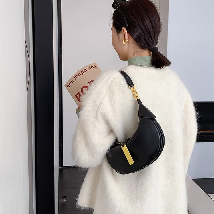 郑秀晶ins潮月牙包包马鞍女包斜挎单肩手提高级感腋下可颂包代发