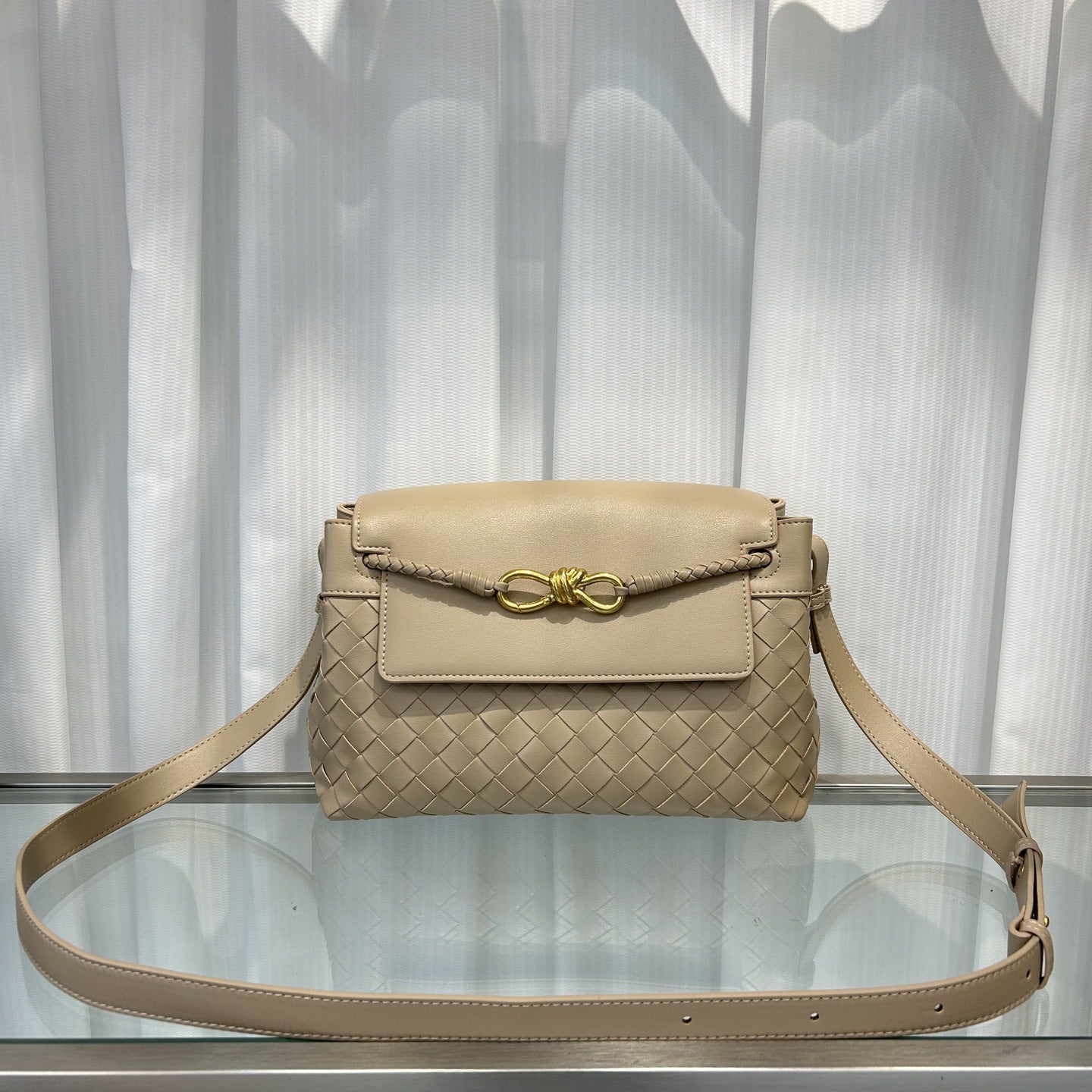 热销新款跨境手工编织金属蝴蝶扣包菱格时尚单肩托特包百搭斜跨包