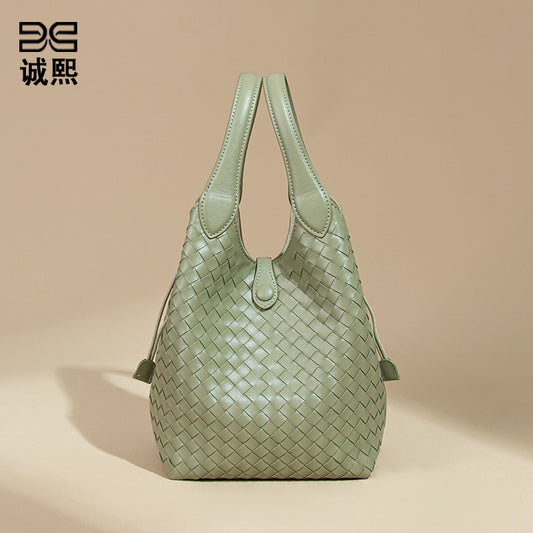 韩版纯色百搭菜篮子手提水桶包质感手工编织女包大容量单肩斜跨包