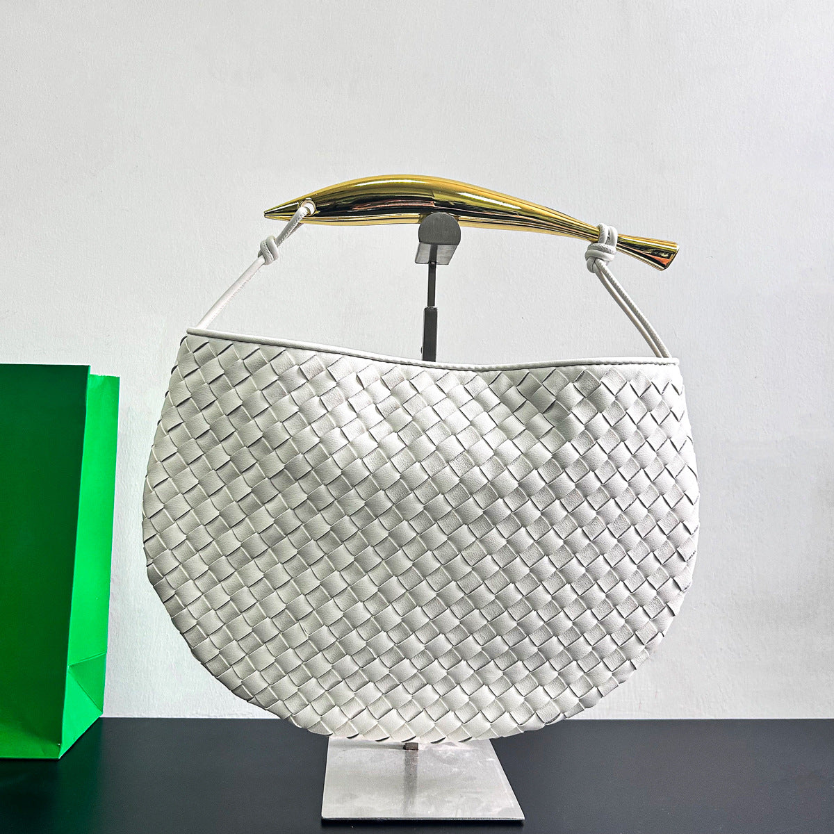 物著设计大金属手把编织饺子包2023手拎包真皮手提包宽肩带水桶