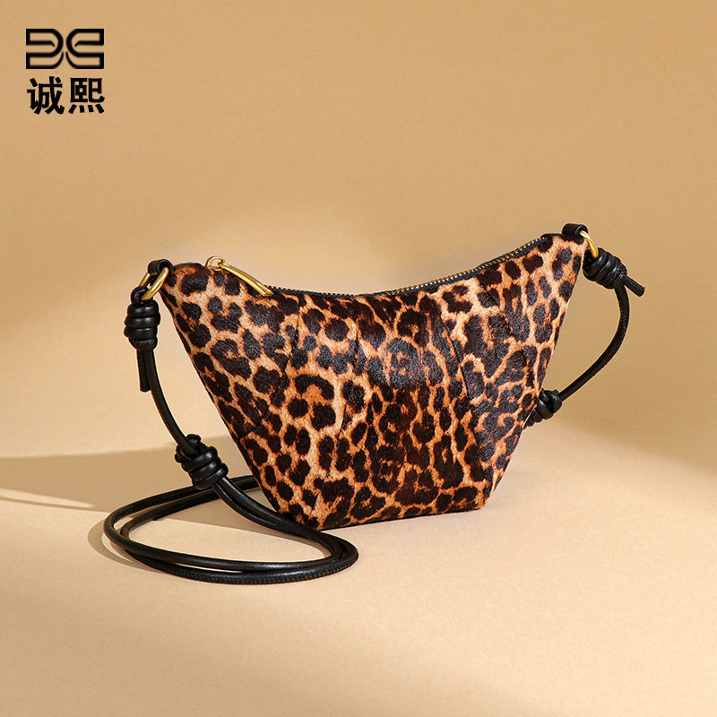 欧美时尚复古女包真皮马毛牛角包小巧百搭豹纹潮流单肩斜跨可颂包