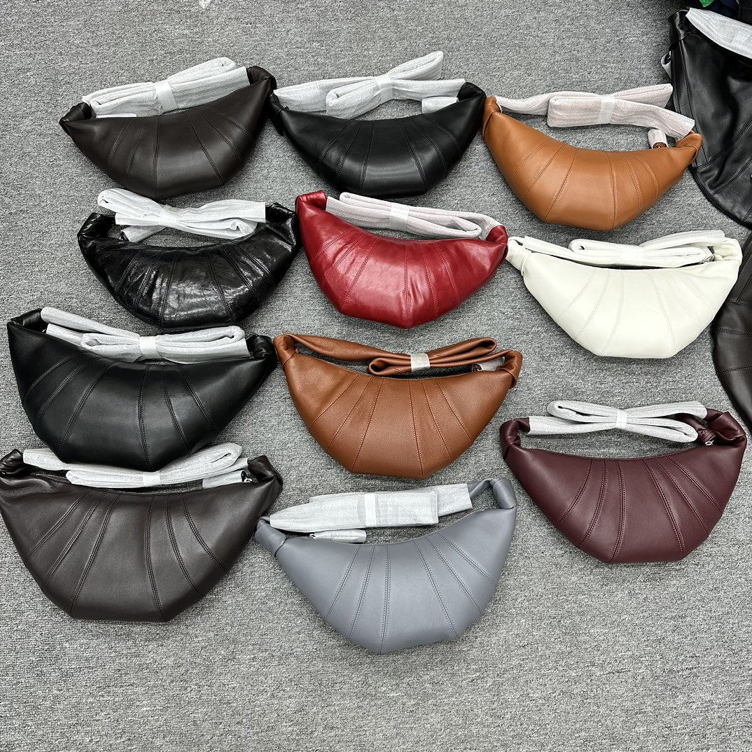 L家牛角包小众羊皮可颂包休闲饺子包真皮小号斜挎流浪胸包 批发