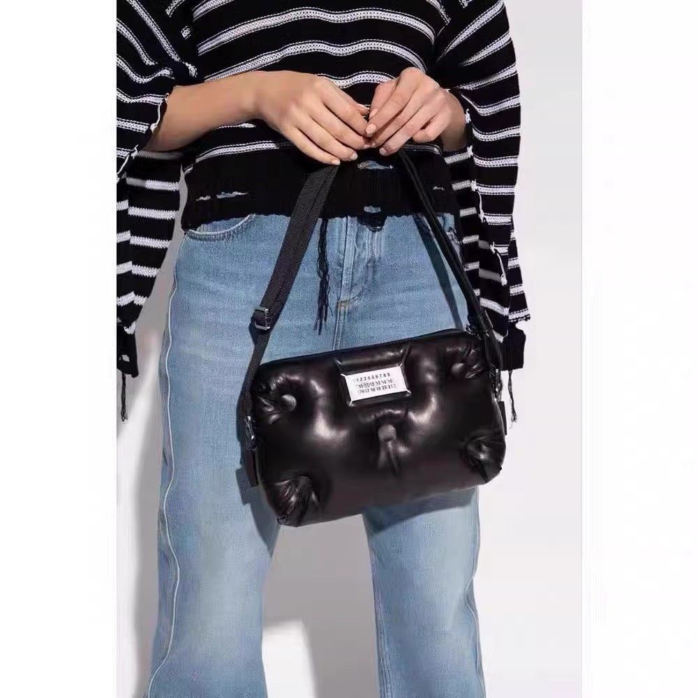 网红云朵百搭时尚真皮软皮包情侣包斜挎黑色羊皮枕头包潮一件代发