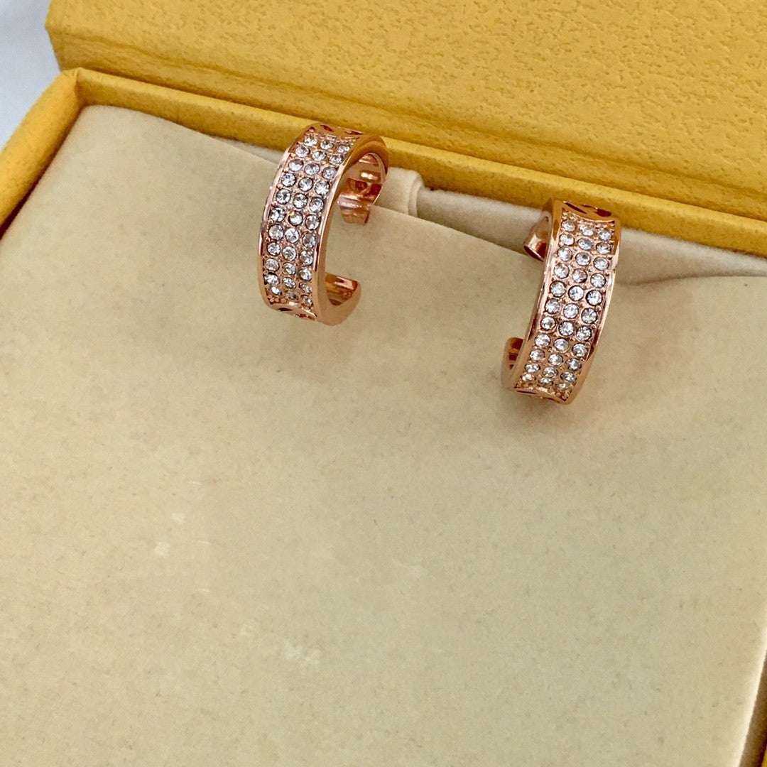 芬家新款满天星满钻耳环女高级感个性气质轻奢风F字母耳钉