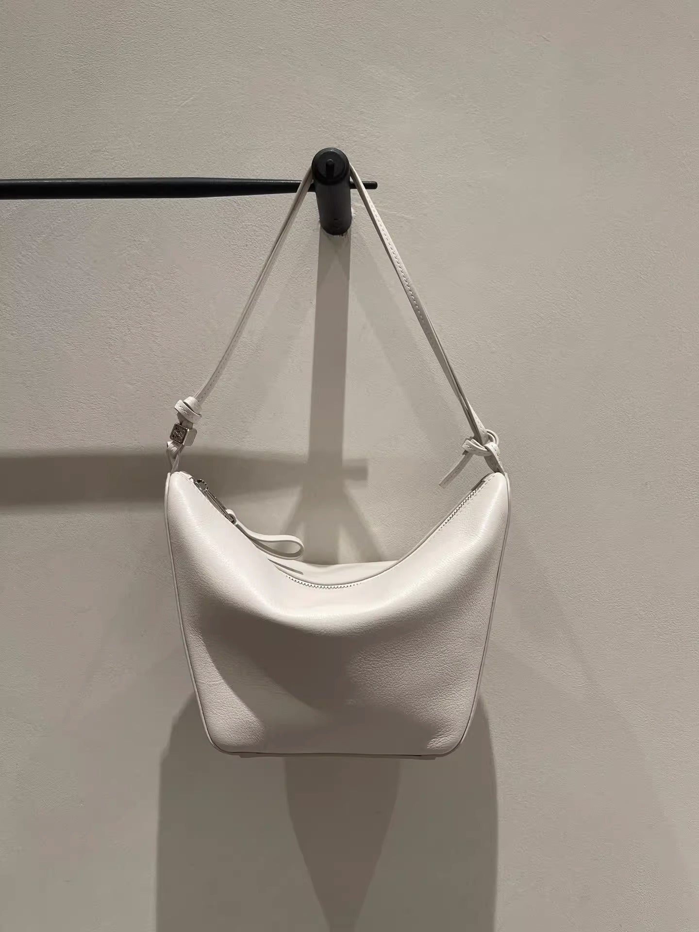 小众设计ins包包女高版 新款大容量单肩斜挎手提包时尚百搭吊床包