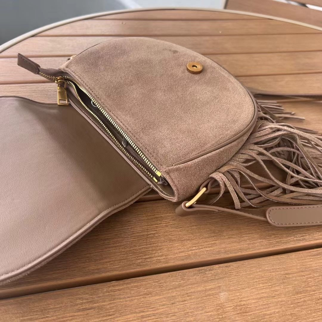 磨砂牛皮猪鼻子流苏包包时尚百搭秋冬麂皮绒女包单肩斜挎马鞍包