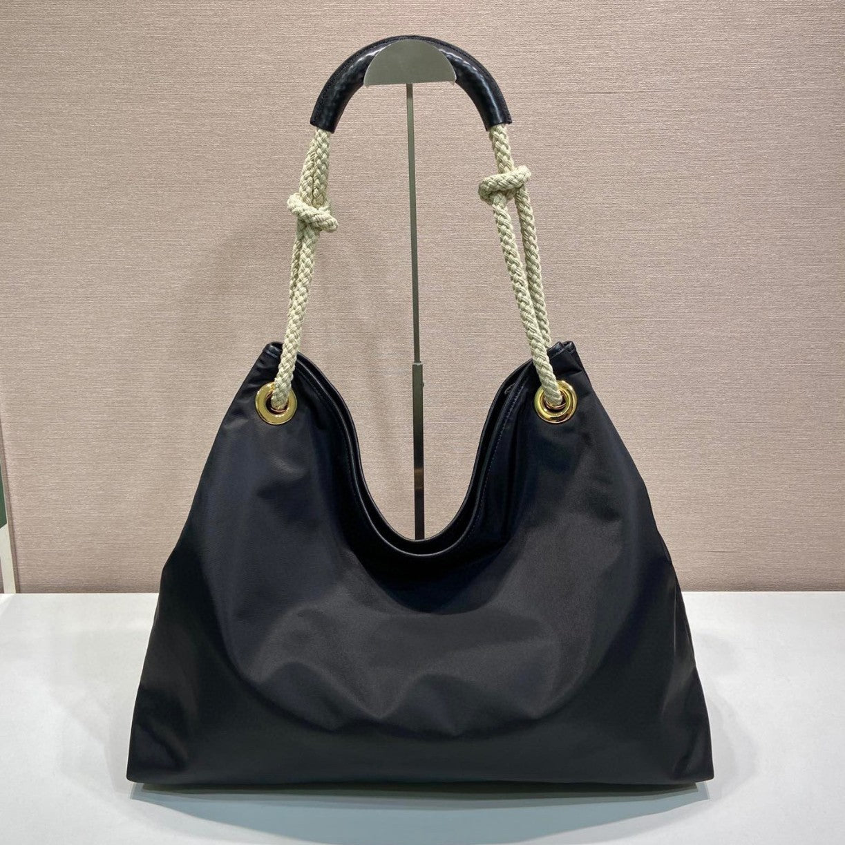 25新款进口防水尼龙抽绳水桶包P家简约时尚大容量手提单肩腋下包