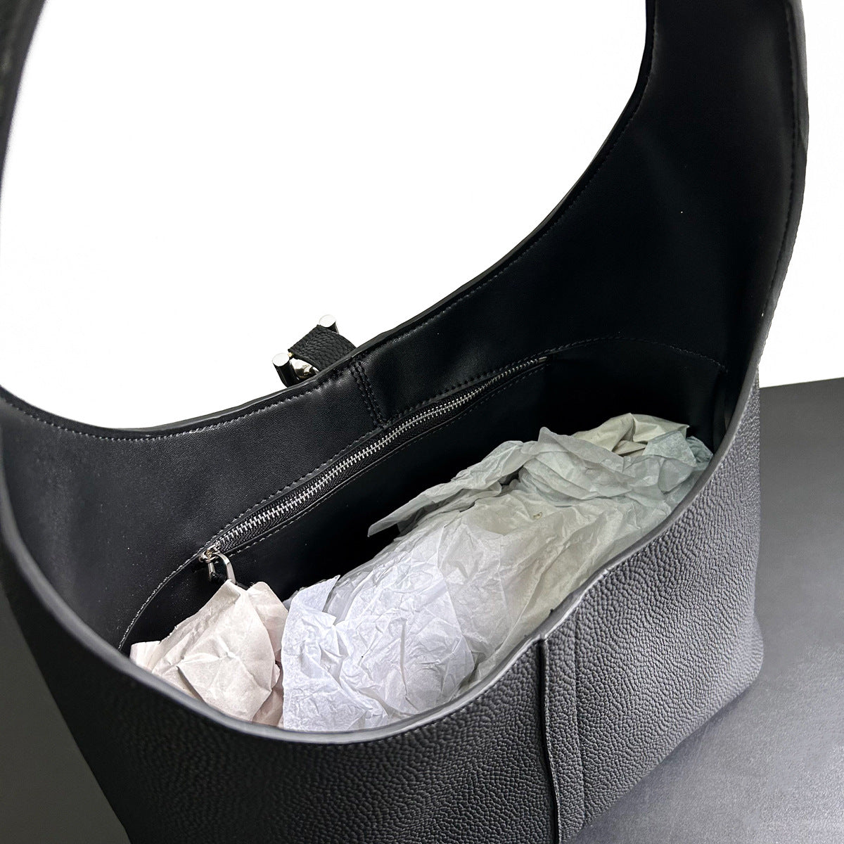 2024新款复古暗黑百搭简约机车锁扣包手提菜篮子包手拎小包潮品