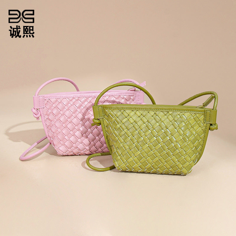 夏季新款马卡龙斜跨女包迷你可爱手工编织包休闲单肩菜篮子饺子包