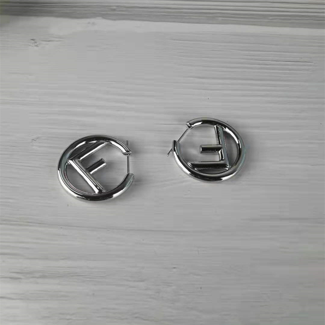 芬家F字母耳圈光身镀金银针迪耳环经典时尚港风气质银针ins风耳环