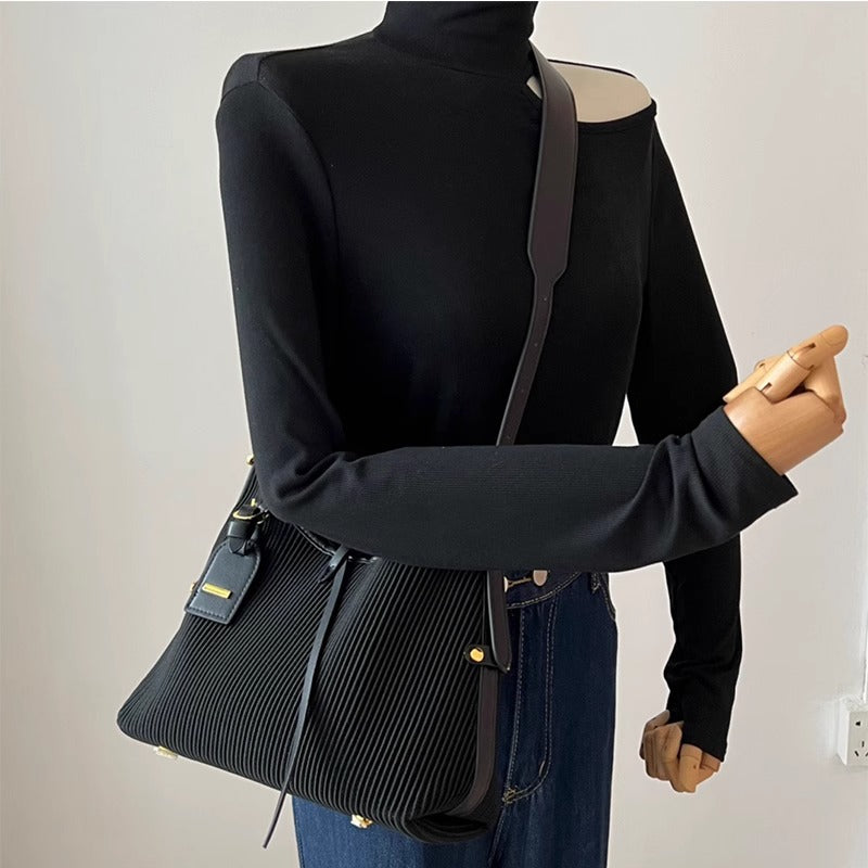 托特包女大容量手提包2024新款潮小众设计单肩斜挎包腋下包水桶包