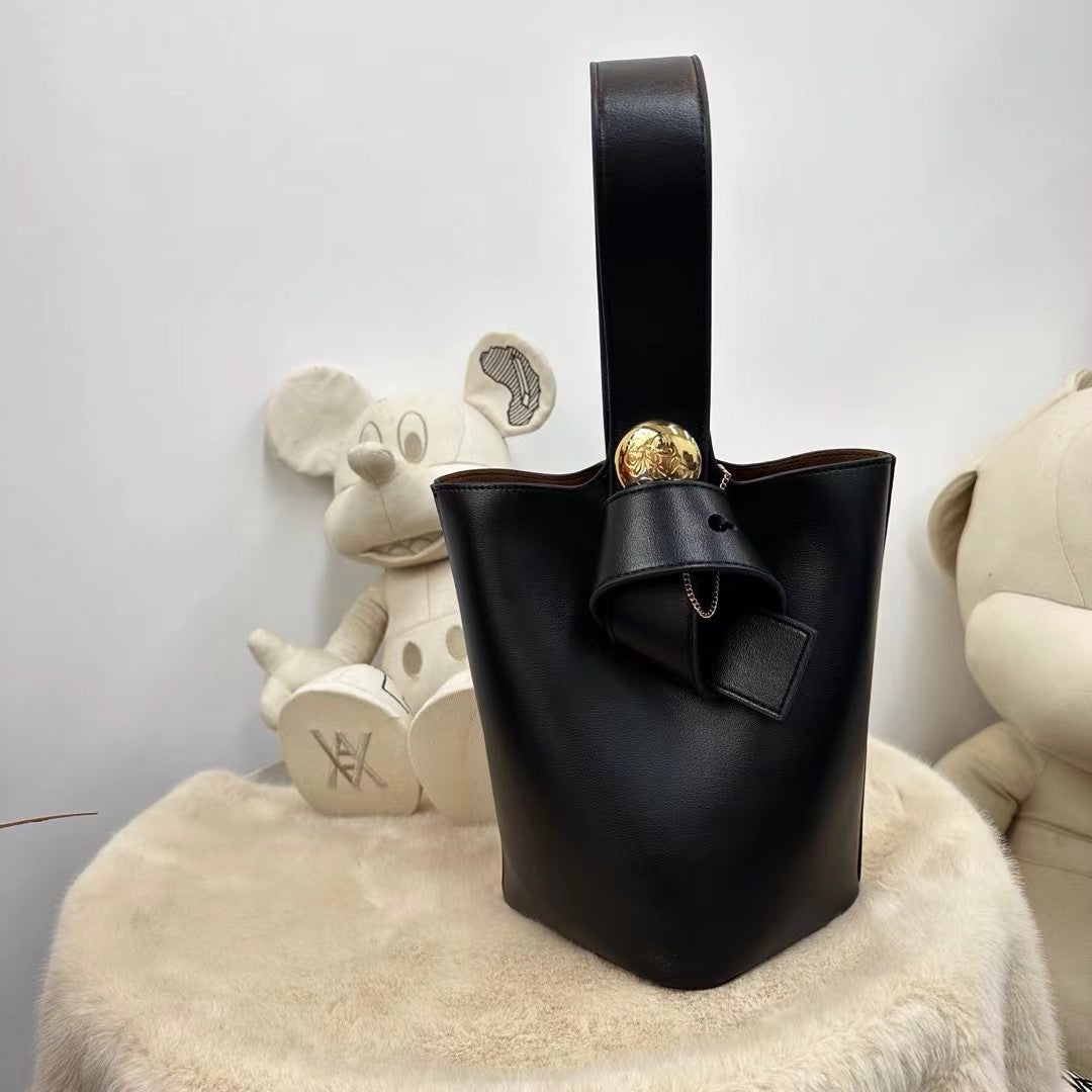 女包包复古2023新款时尚韩版女复古风秋冬潮包大容量港风学生大包