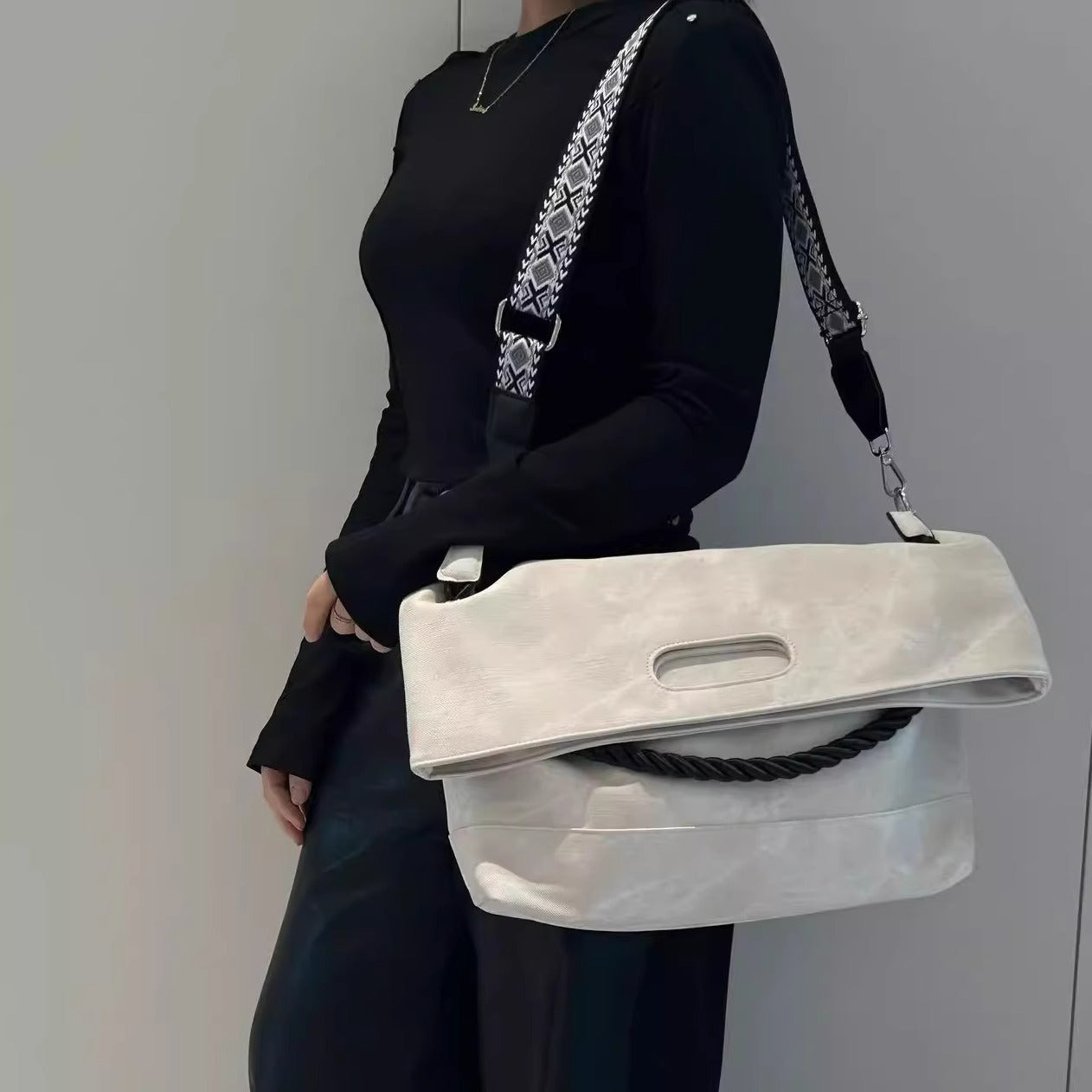 韩版扎染慵懒风软皮大容量通勤单肩包复古邮差斜跨托特包电脑包