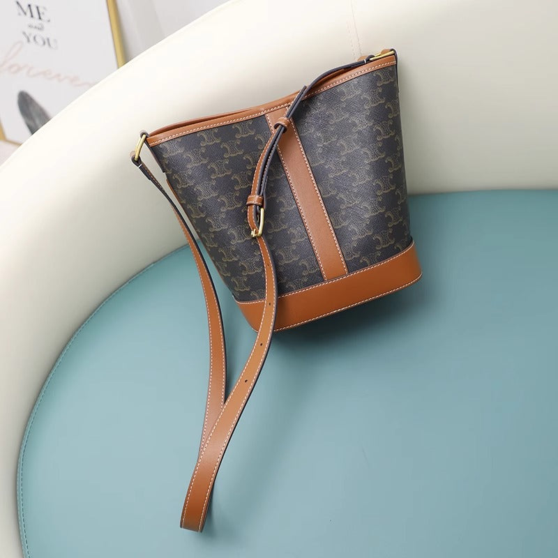 凯旋门水桶包2023新款秋冬老花大容量水桶包斜挎包真皮复古通勤包