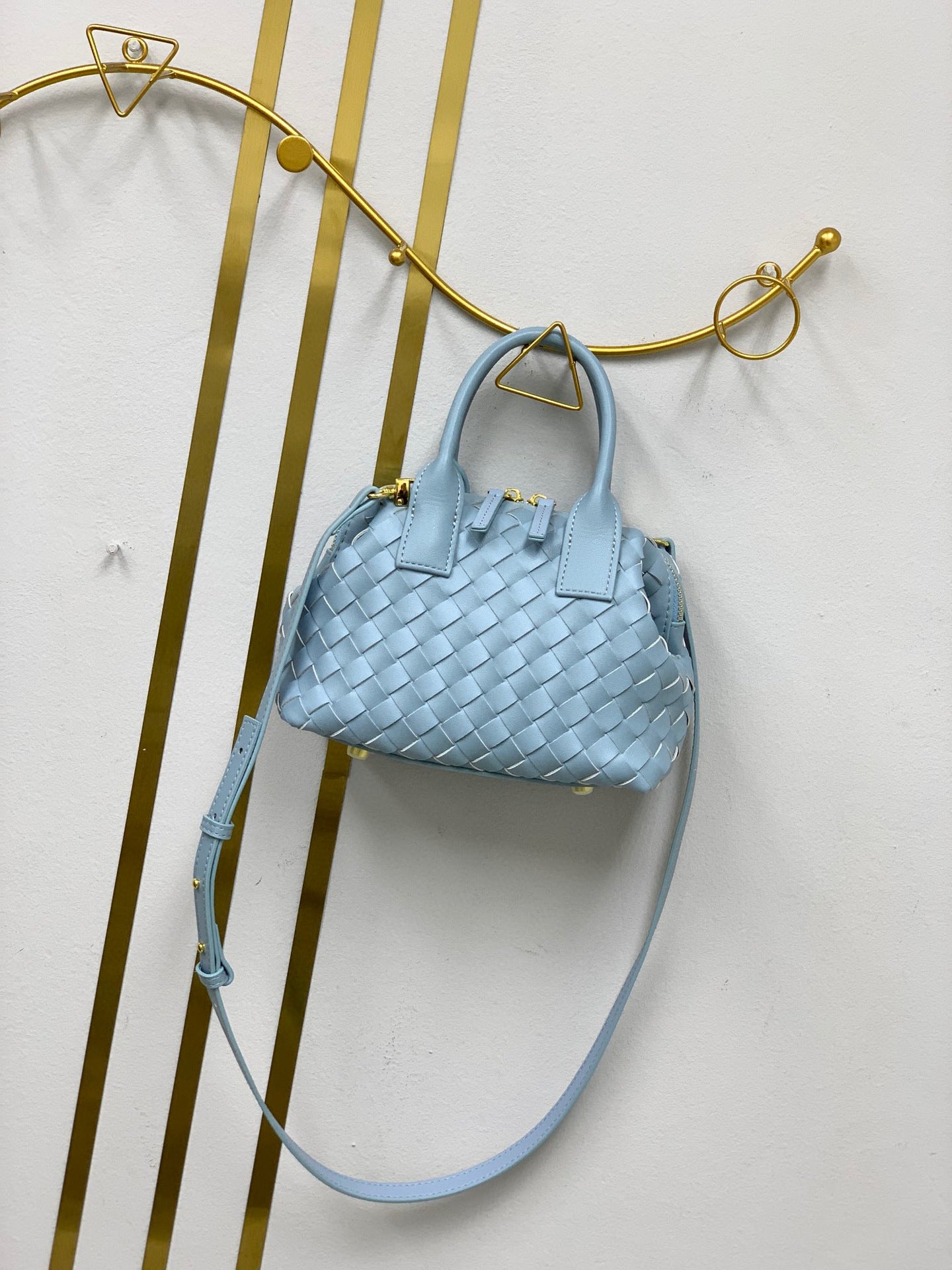 包包女2024新款真皮手工编织保龄球包女斜挎单肩小众波士顿手提包