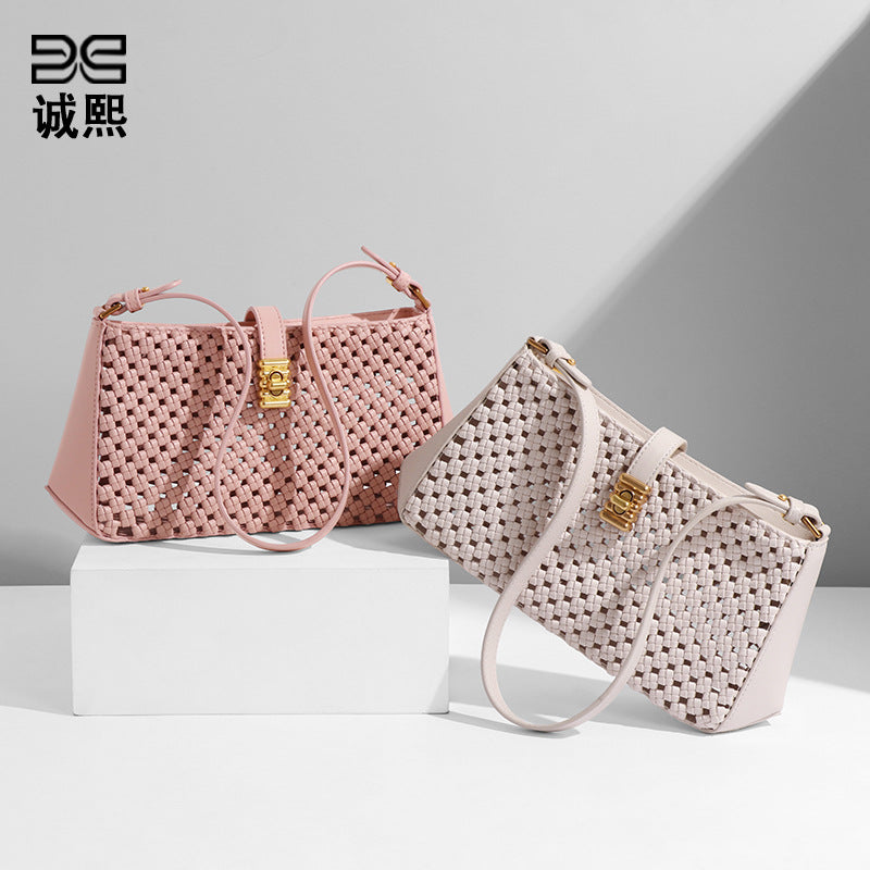 包包女高级感小众文艺简约手工编织软皮轻便锁扣腋下包单肩斜挎包