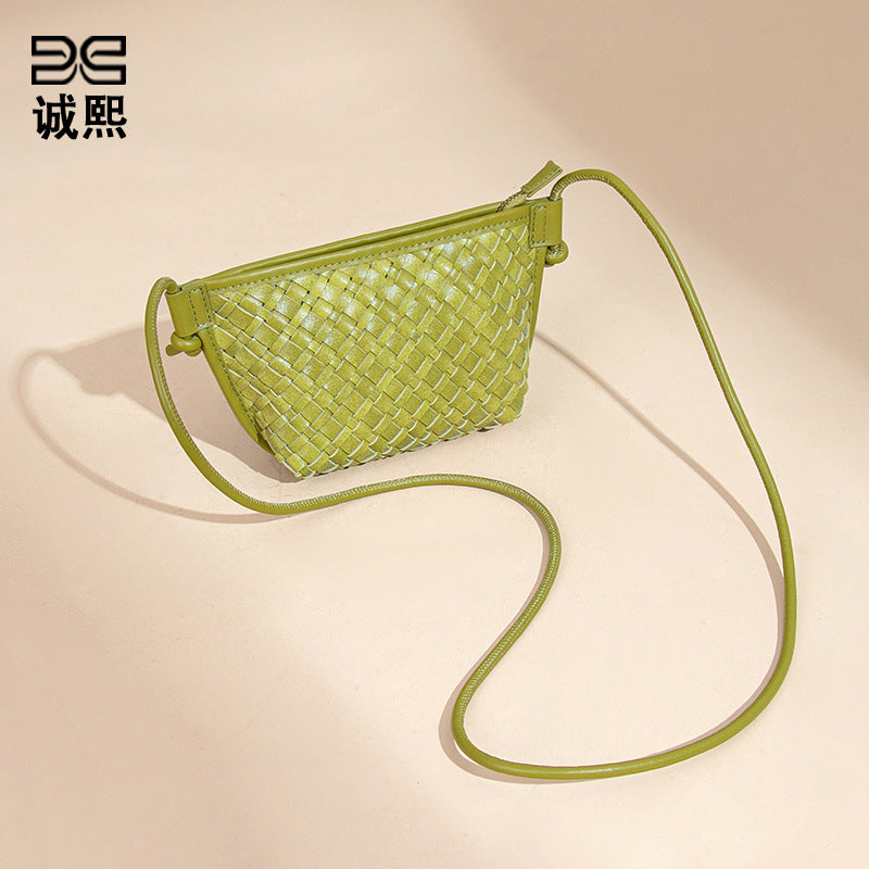 夏季新款马卡龙斜跨女包迷你可爱手工编织包休闲单肩菜篮子饺子包