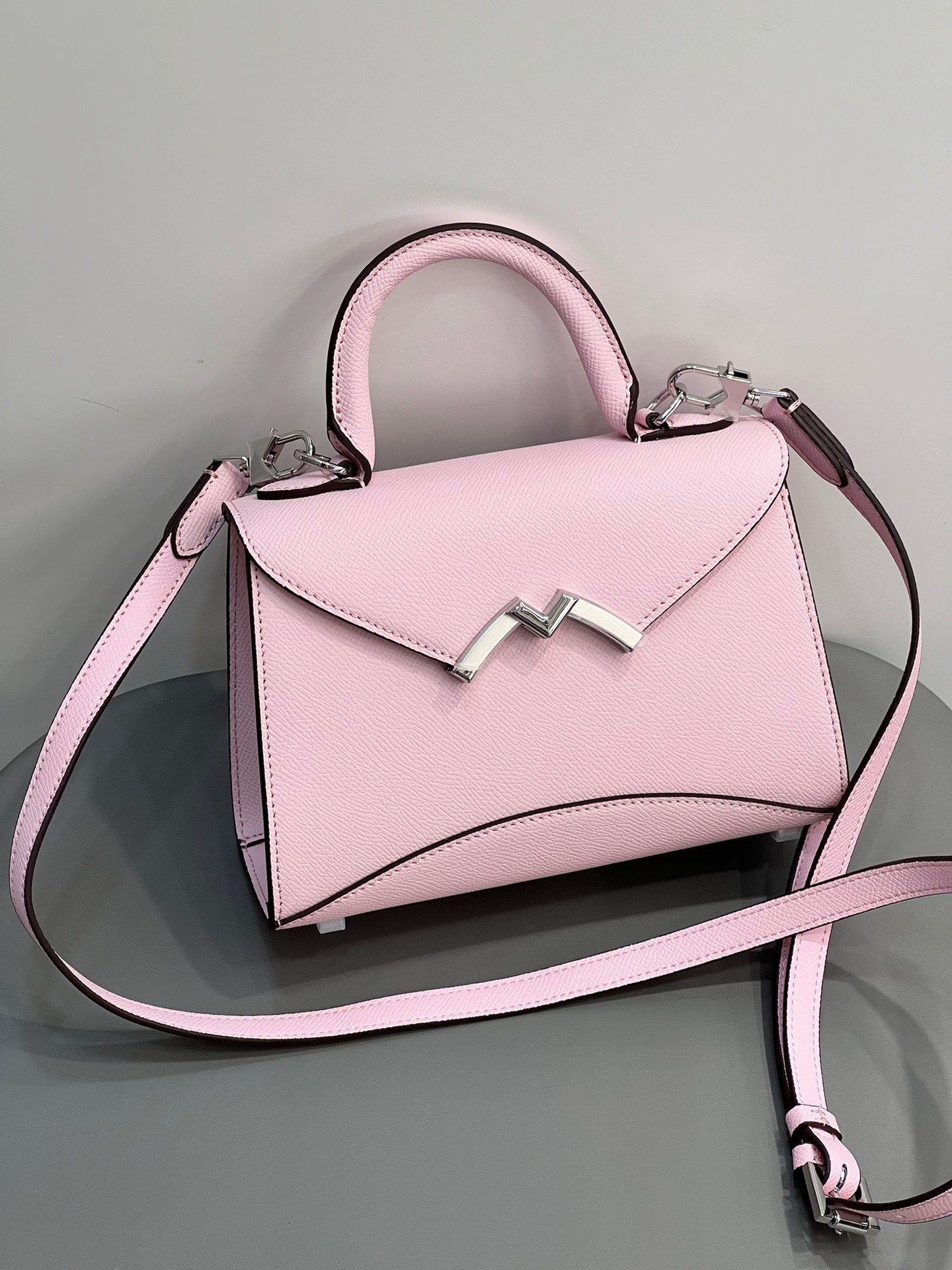 高级感小众设计莫奈包包女2025新款M扣凯莉包单肩斜挎通勤手提包