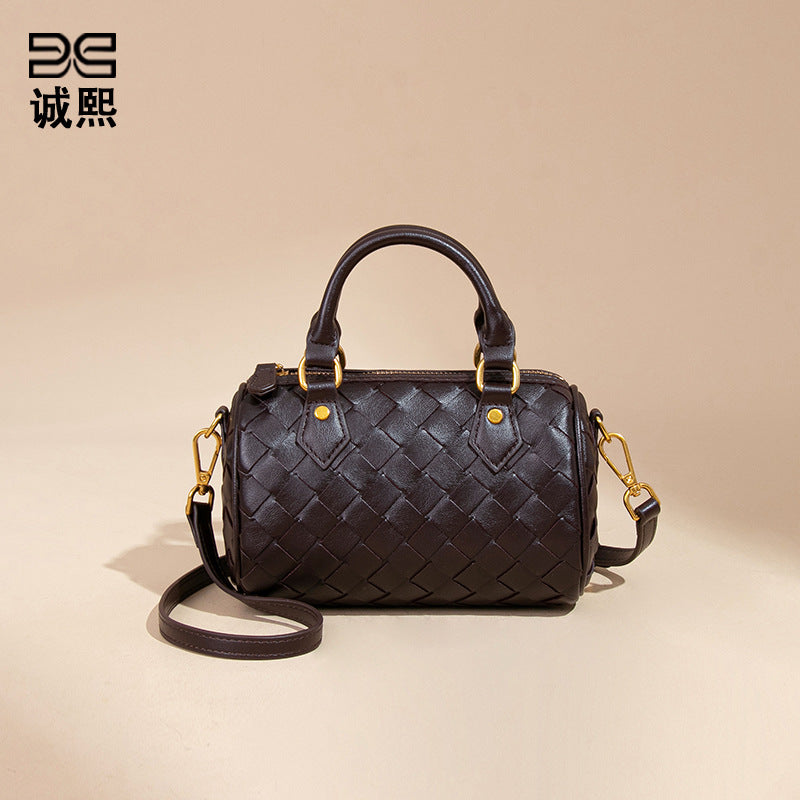 跨境新款手工编织女包气质百搭波士顿包手拎枕头包休闲单肩斜跨包