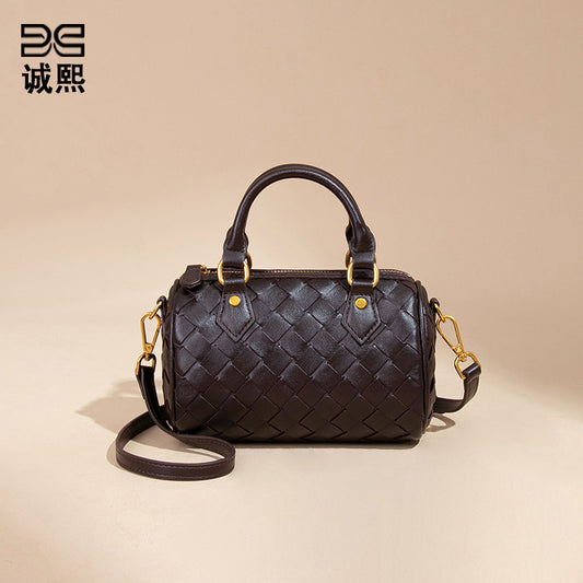 跨境新款手工编织女包气质百搭波士顿包手拎枕头包休闲单肩斜跨包