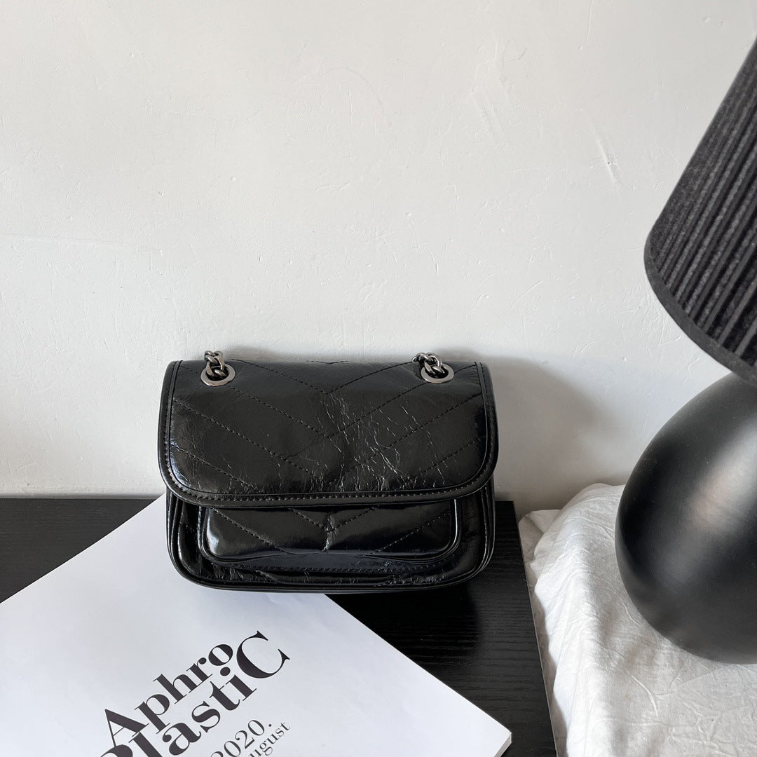 真皮腋下包女2023新款油蜡皮邮差包流浪包复古链条包斜挎一件代发