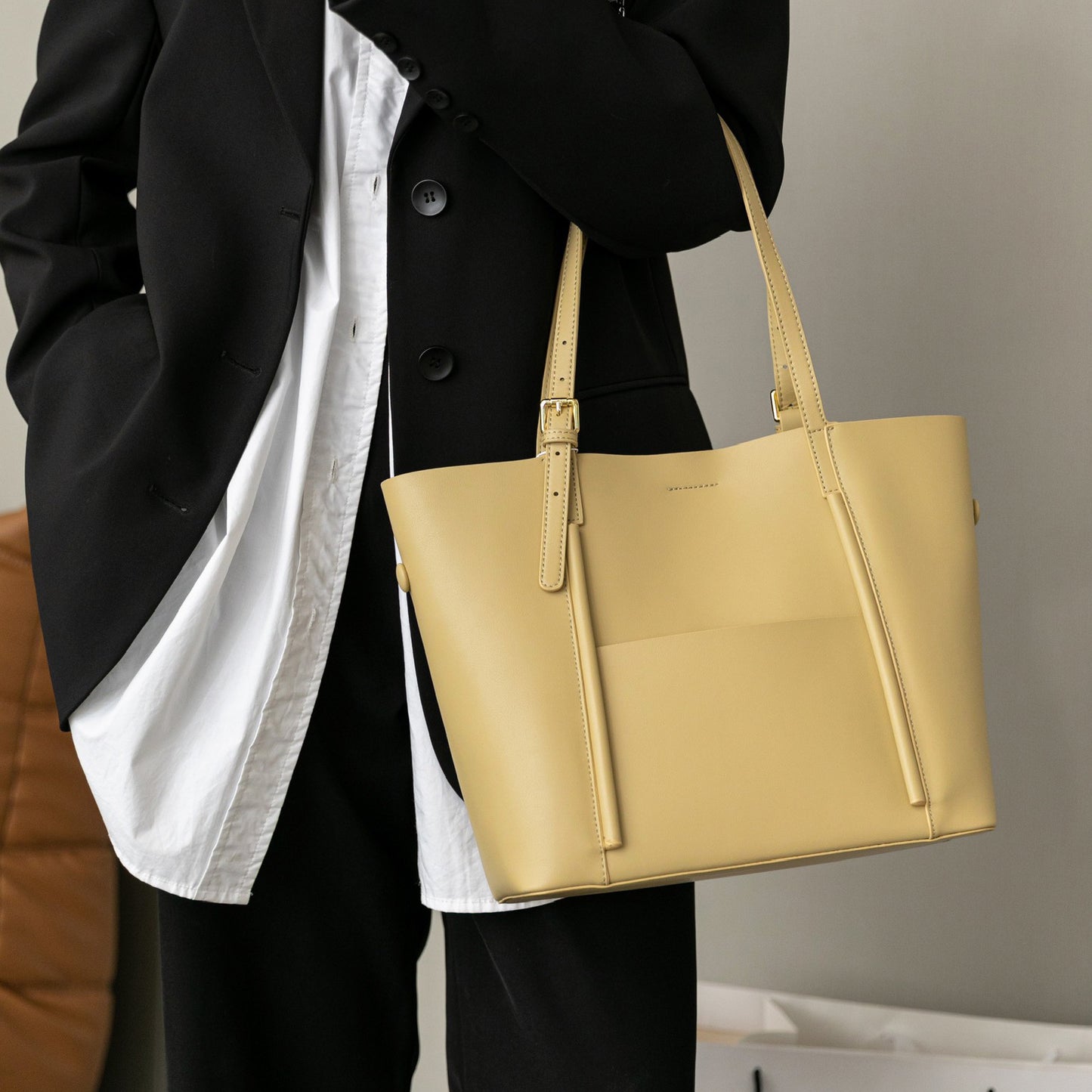 真皮女包包潮新款牛皮通勤大包大容量ins风单肩包女士托特包代发