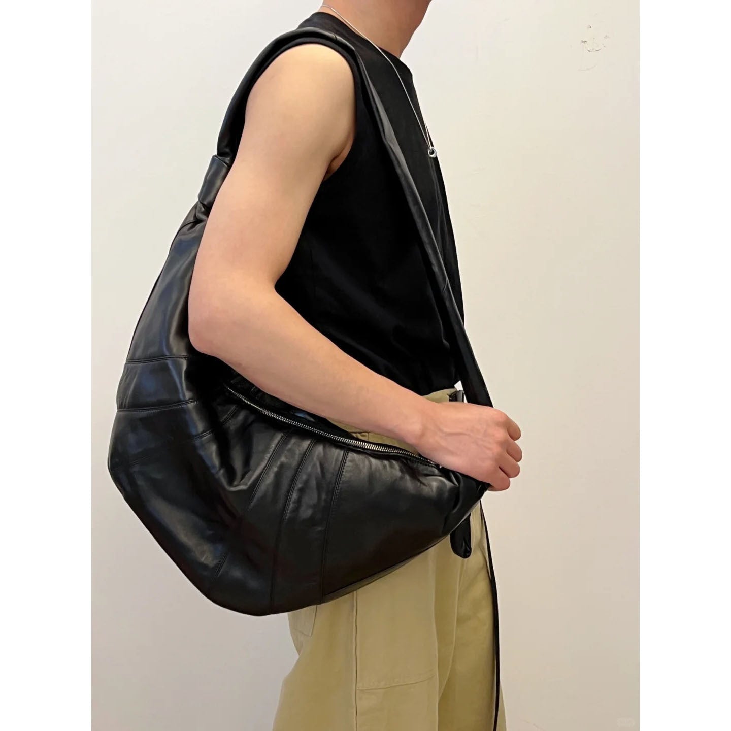 大容量慵懒女包法国小众牛角包羊皮可颂包真皮饺子包斜挎腰包大