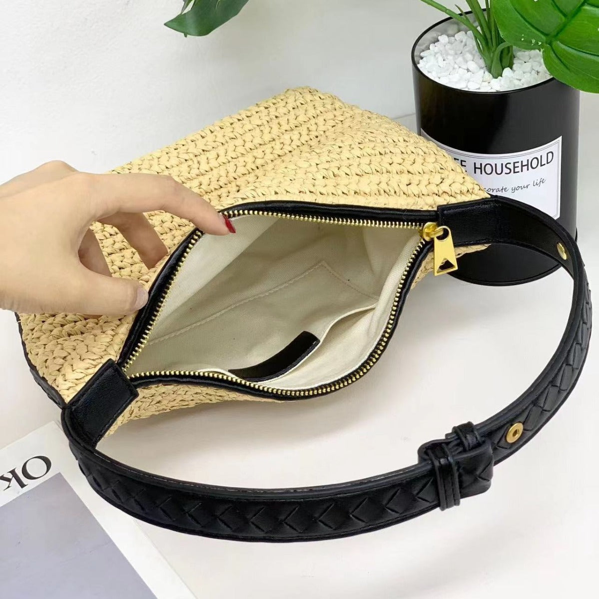 草编包饭盒包2024春夏新款包包女沙滩度假拉菲草手拎包单肩腋下包