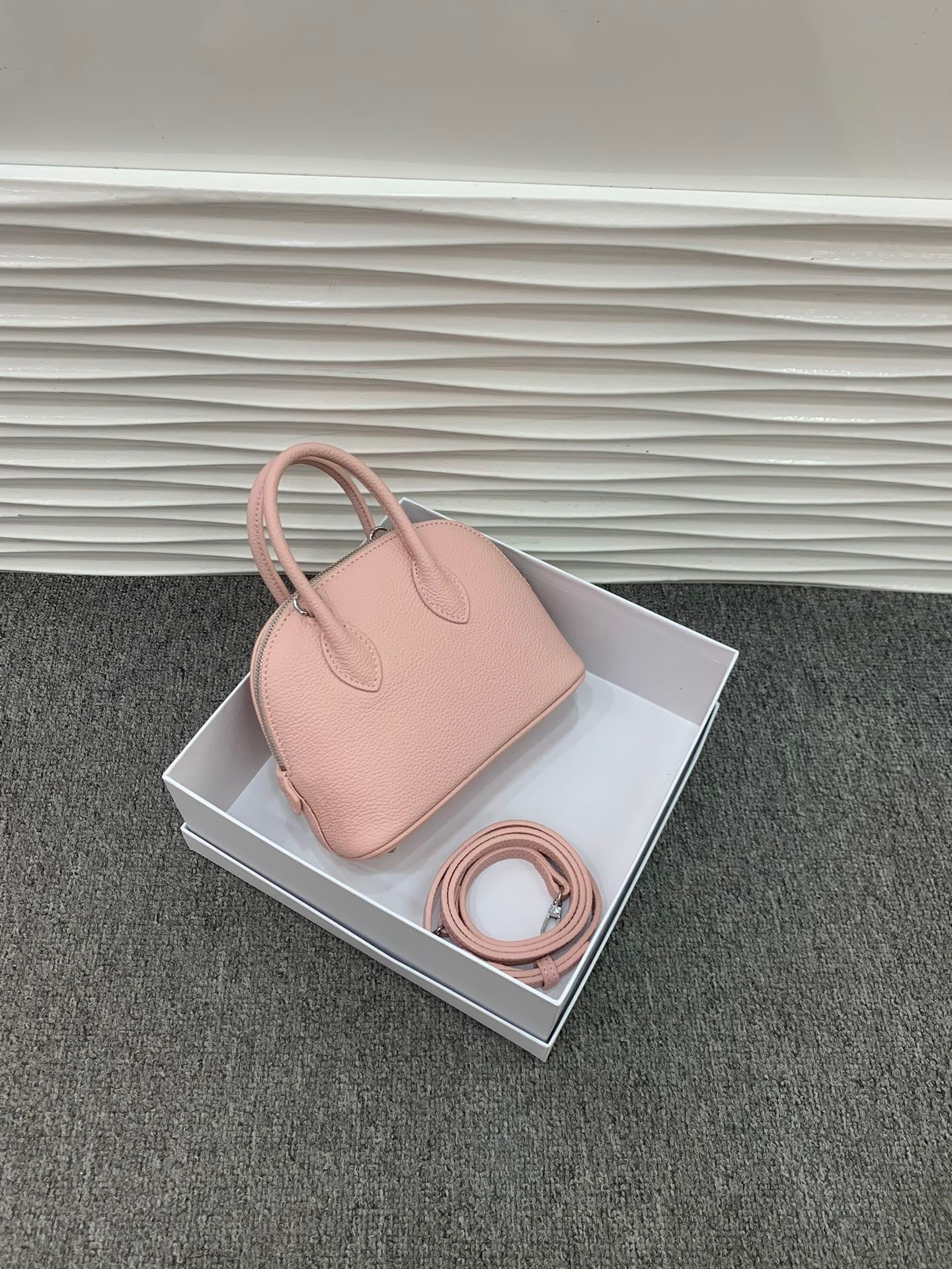 真皮贝壳包女包迷你小包高级感百搭时尚牛羊皮手提斜挎包保龄球包