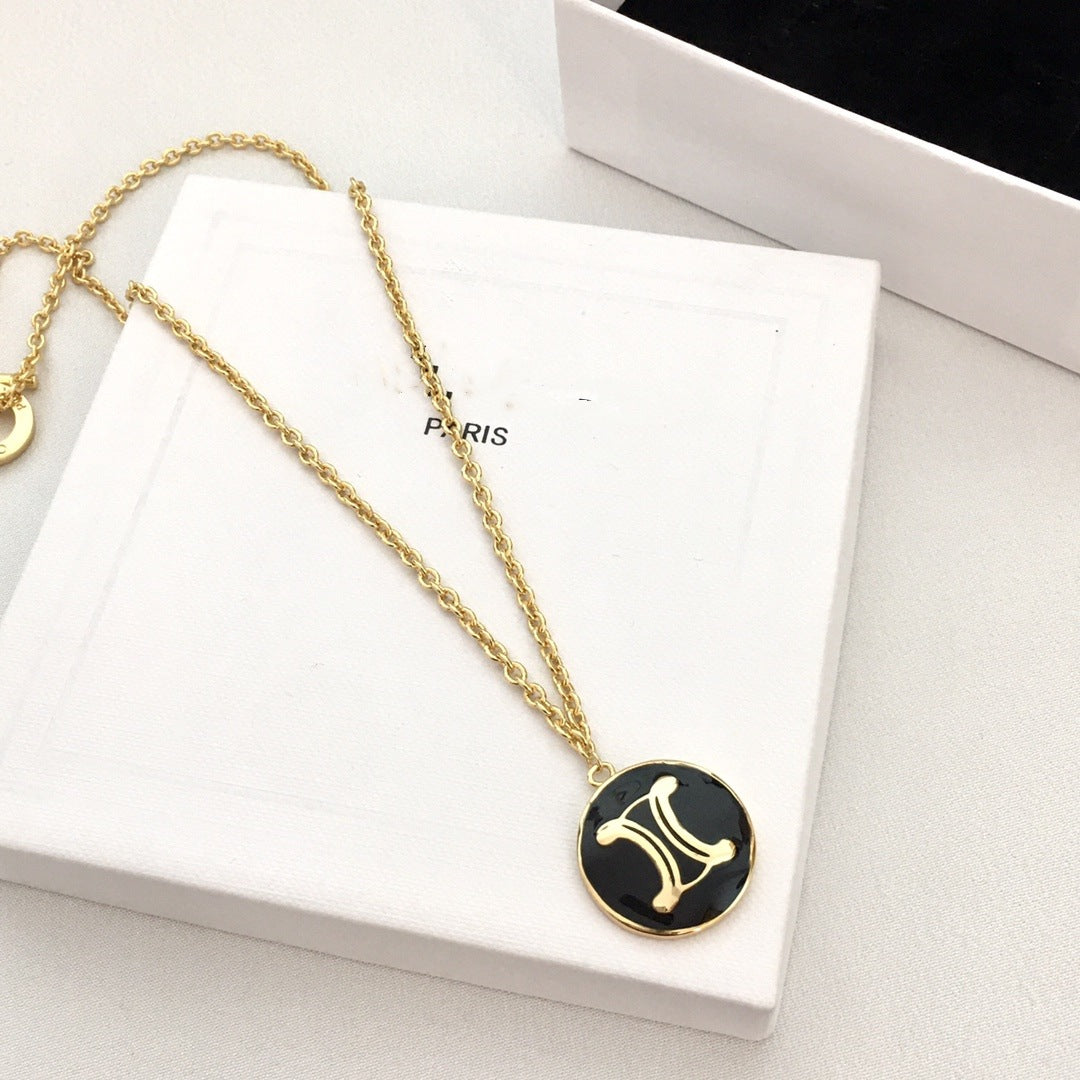 赛家新款猪鼻子OT扣项链女高级个性气质光面珐琅凯旋门锁骨链