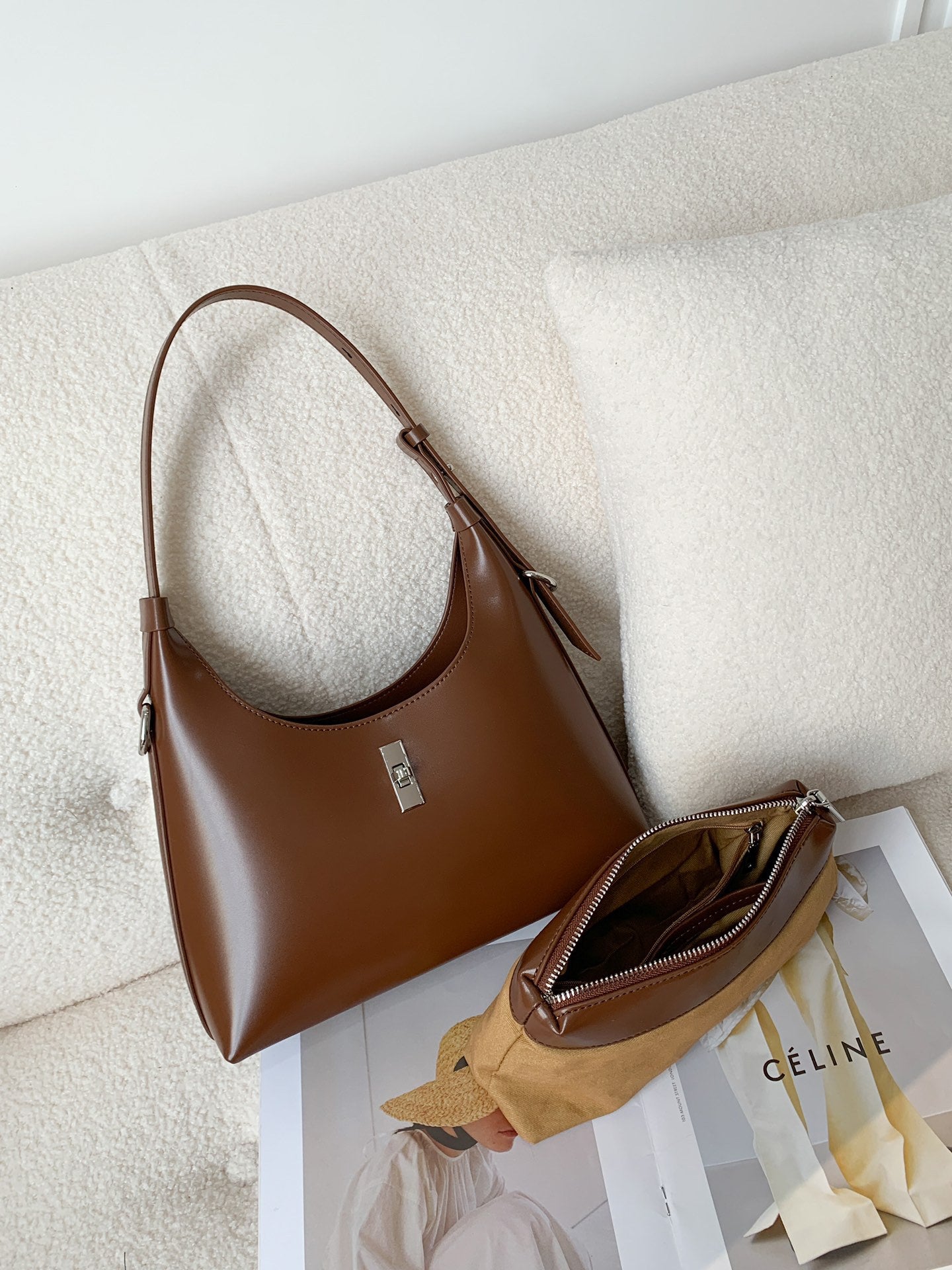 复古法棍包腋下包新月包百搭手提斜挎包包女树膏油蜡皮质细腻柔滑