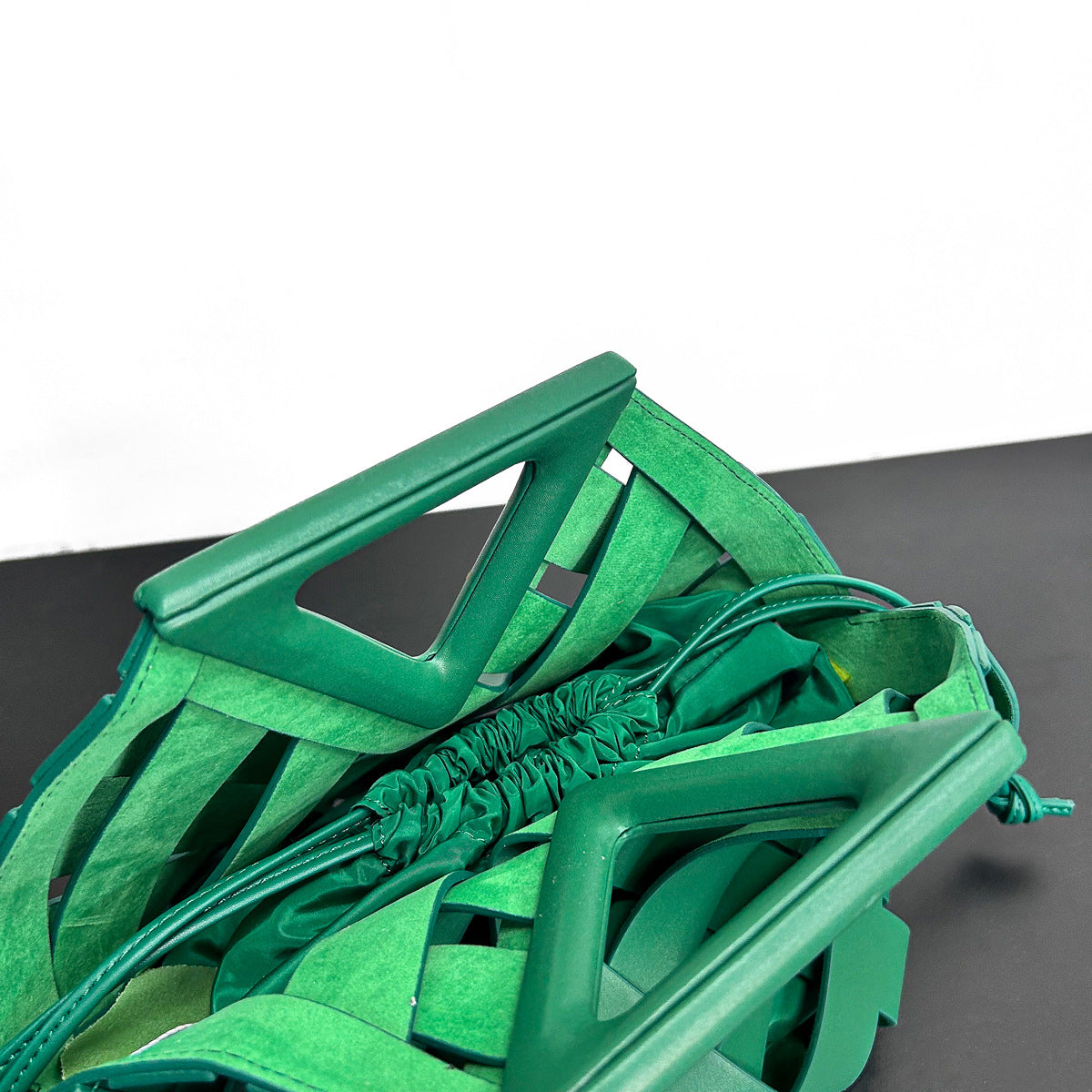 镂空菜篮子女包小众设计气质高级时尚倒三角手提编织包包2023新款