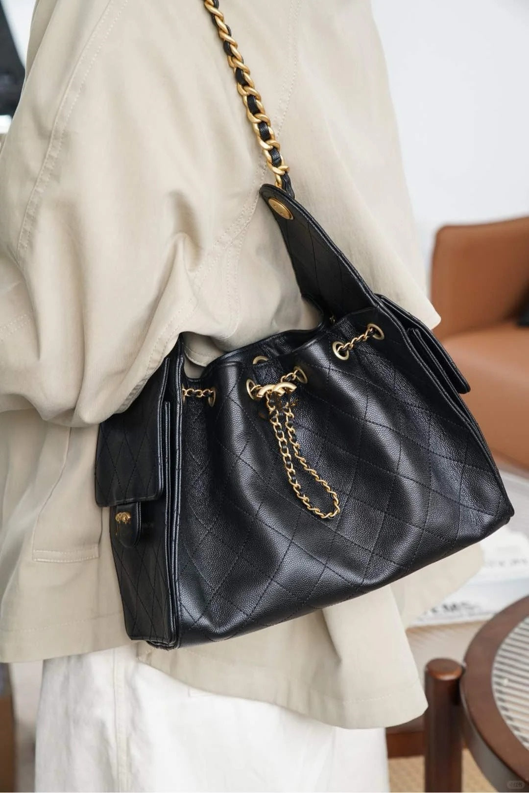 时尚简约小香25C hobo菱格抽绳水桶包复古腋下包单肩手提嬉皮女包