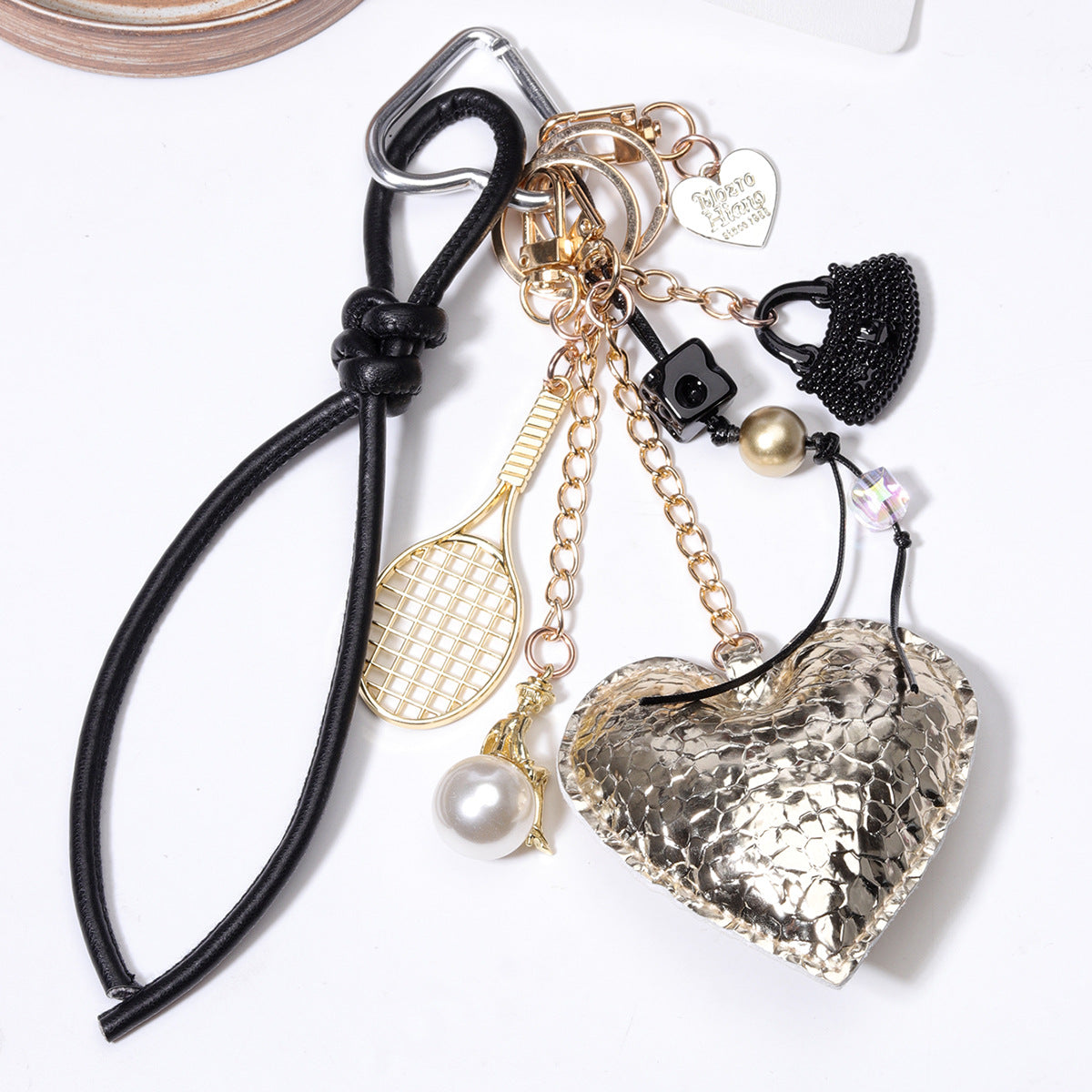 大量现货miu系包包挂件手机链挂绳装饰品带小提溜可挂萌粒盲盒娃