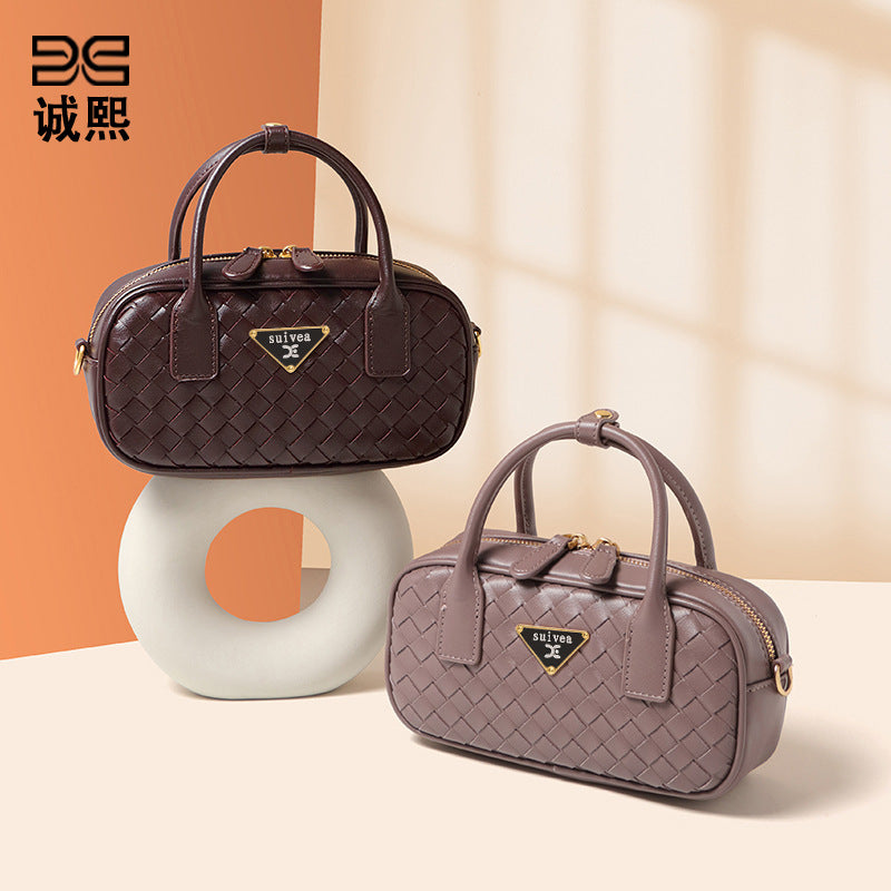 新款潮流枕头包单肩斜挎小方包高级感百搭手拎包时尚手工编织包包