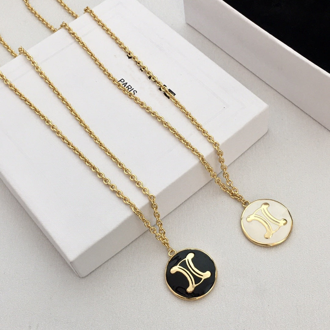 赛家新款猪鼻子OT扣项链女高级个性气质光面珐琅凯旋门锁骨链