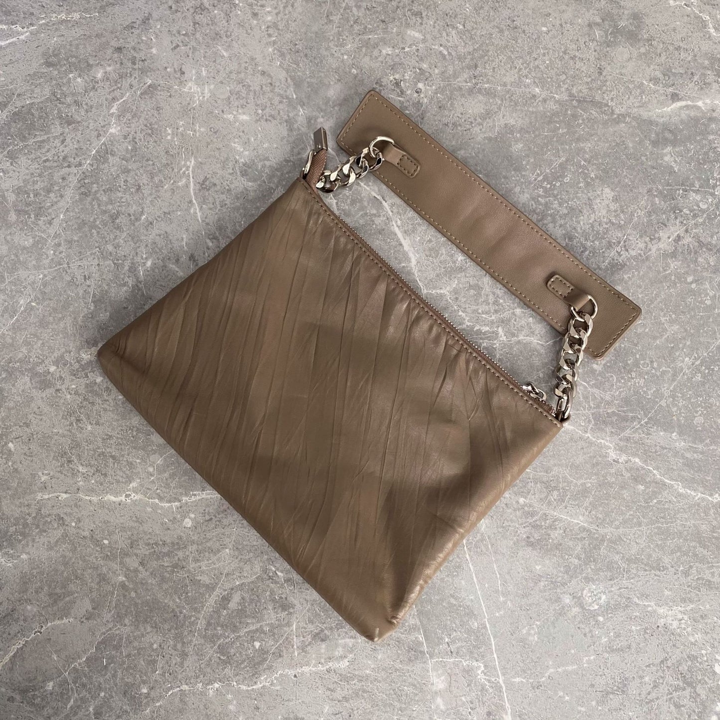 进口头层牛皮外贸韩版时尚小众休闲简约百搭轻便斜挎包直播批代发