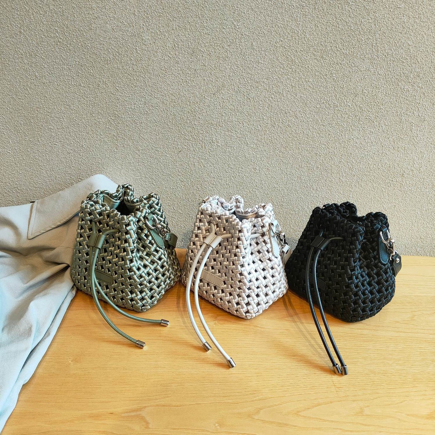 水桶包小包2024夏新法式小众高级感手工编织手提单肩斜挎包真皮女