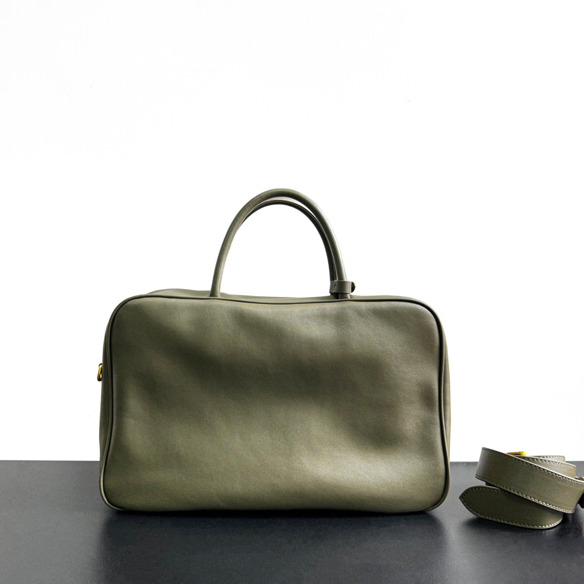 2023新款复古做旧公文包大容量通勤电脑包单肩斜挎真皮保龄球女包