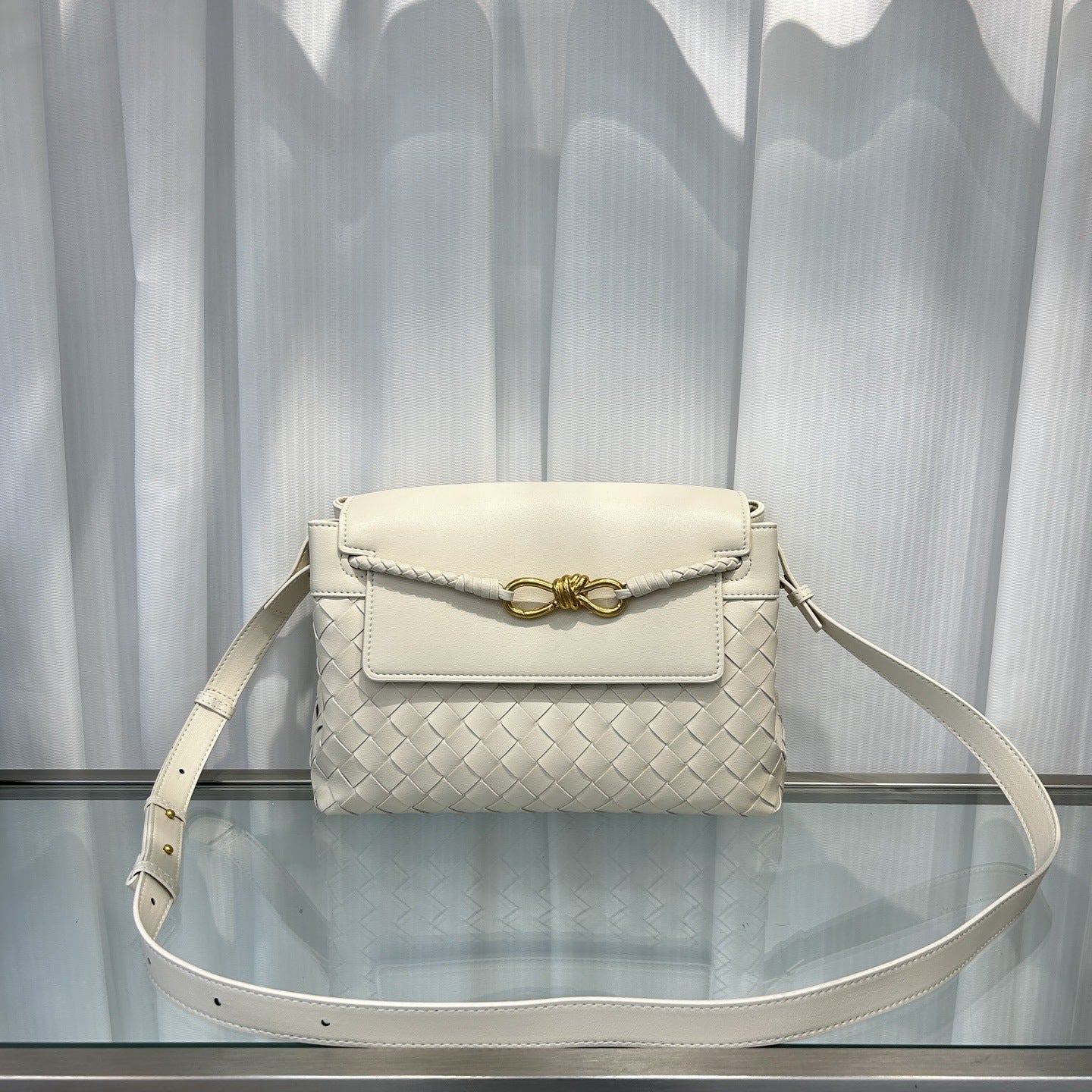 热销新款跨境手工编织金属蝴蝶扣包菱格时尚单肩托特包百搭斜跨包