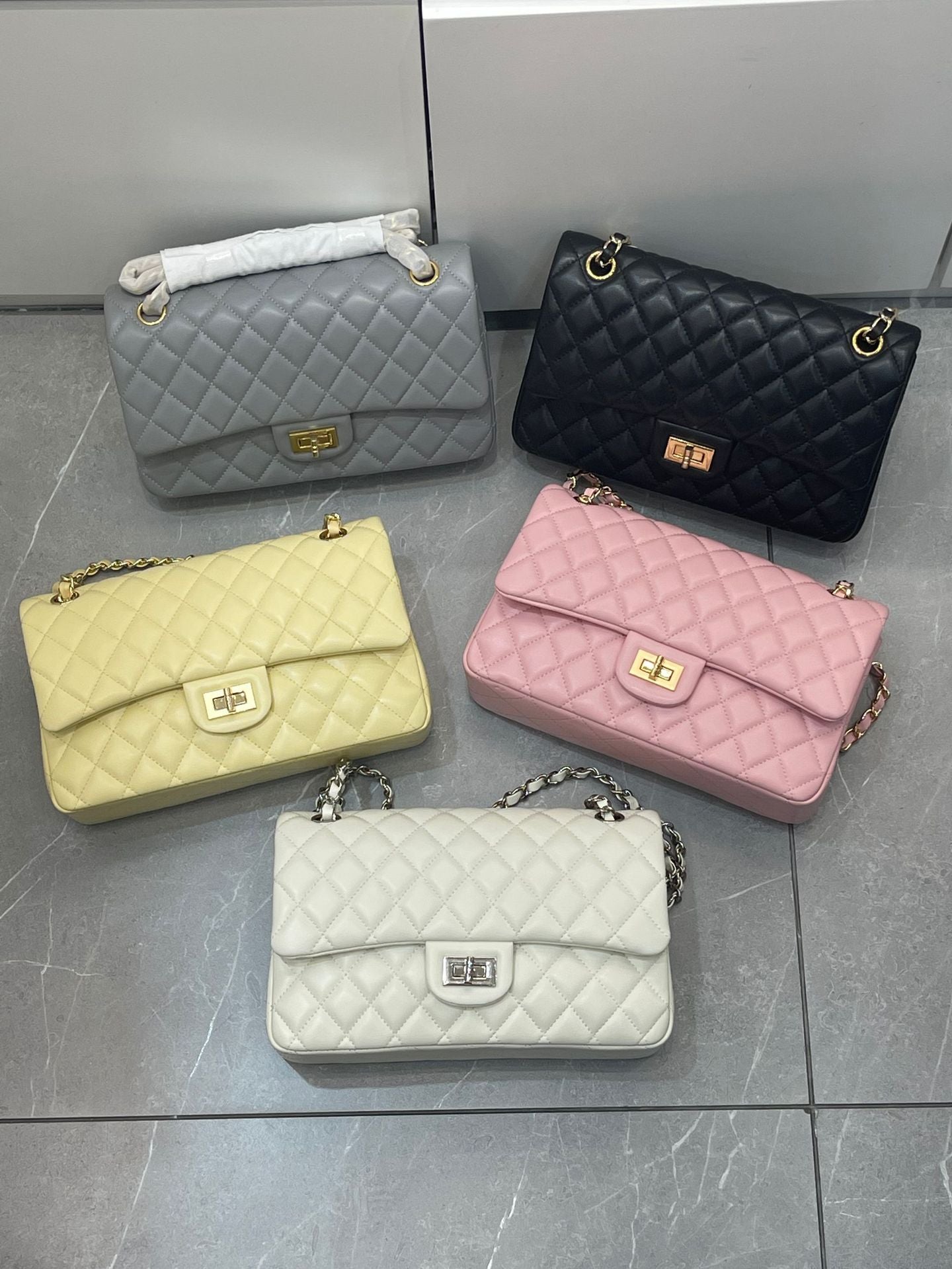 新款Cf手掌纹25cm大容量双链条单肩斜跨手拎潮范女包小资斜挎