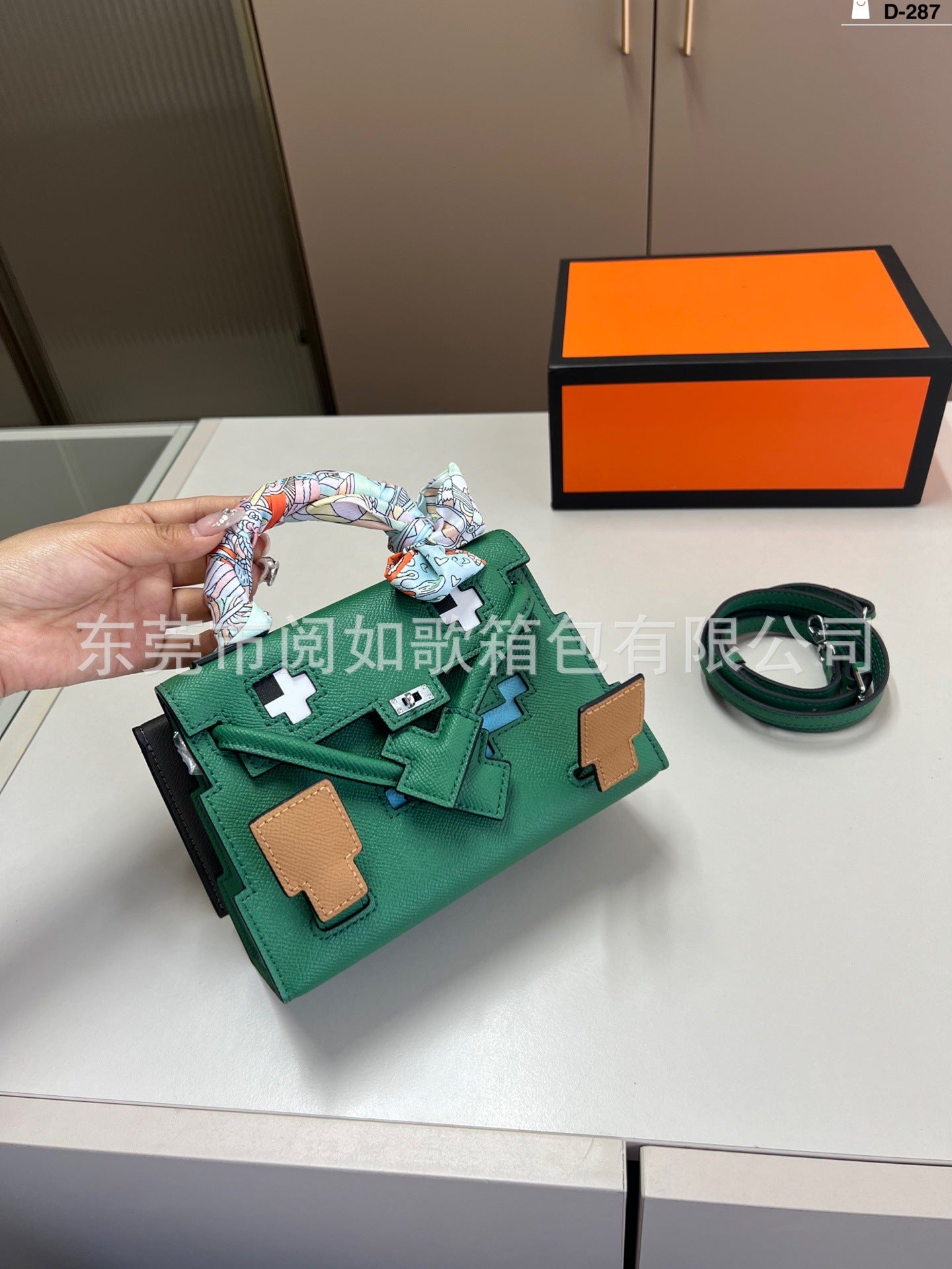 机器人凯莉包卡通笑脸包马赛克娃娃手提小方包单肩斜挎包一件代发