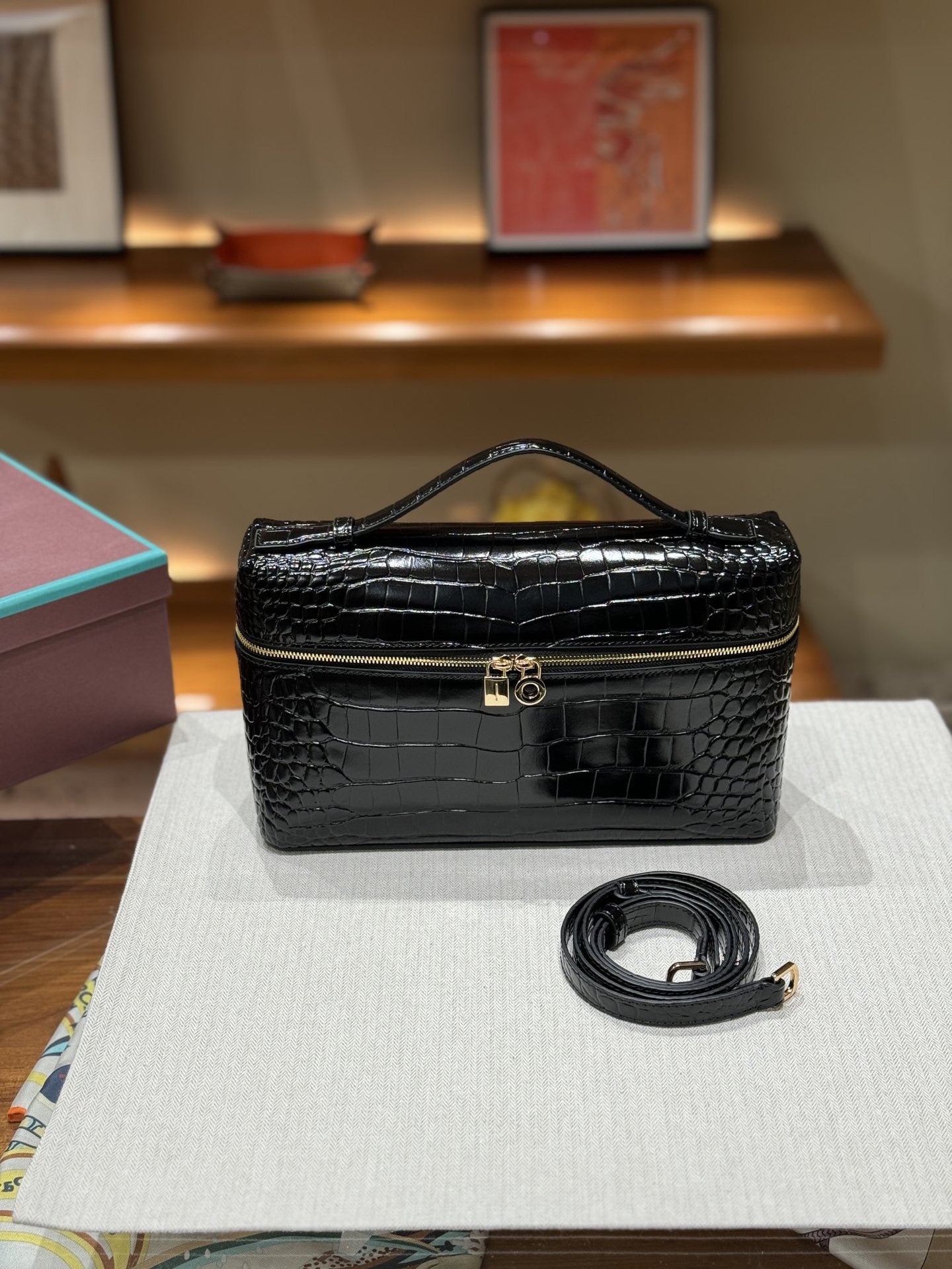 头层牛皮LP27饭盒包女高级感鳄鱼纹手提凯莉包2025新款单肩化妆包