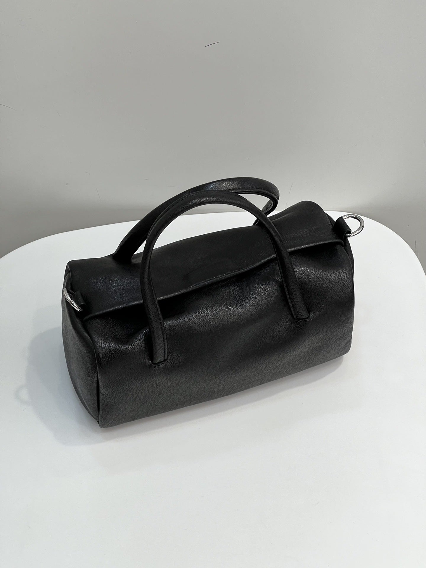 2025韩系新款新款女包高级复古保龄球包包百搭大容量通勤包法棍包